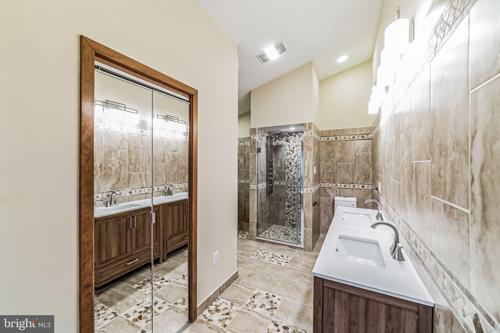 LONG LANE FARMS 1 - Residential