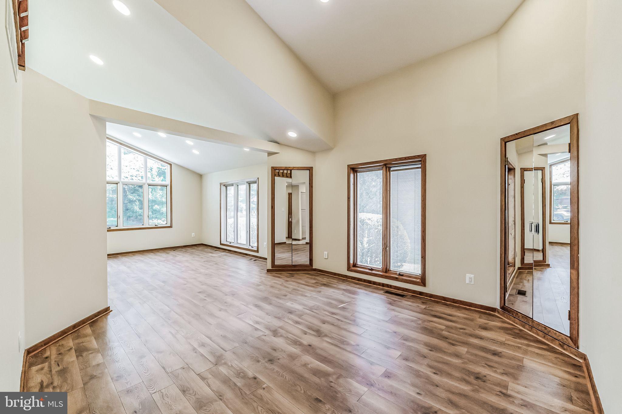 LONG LANE FARMS 1 - Residential