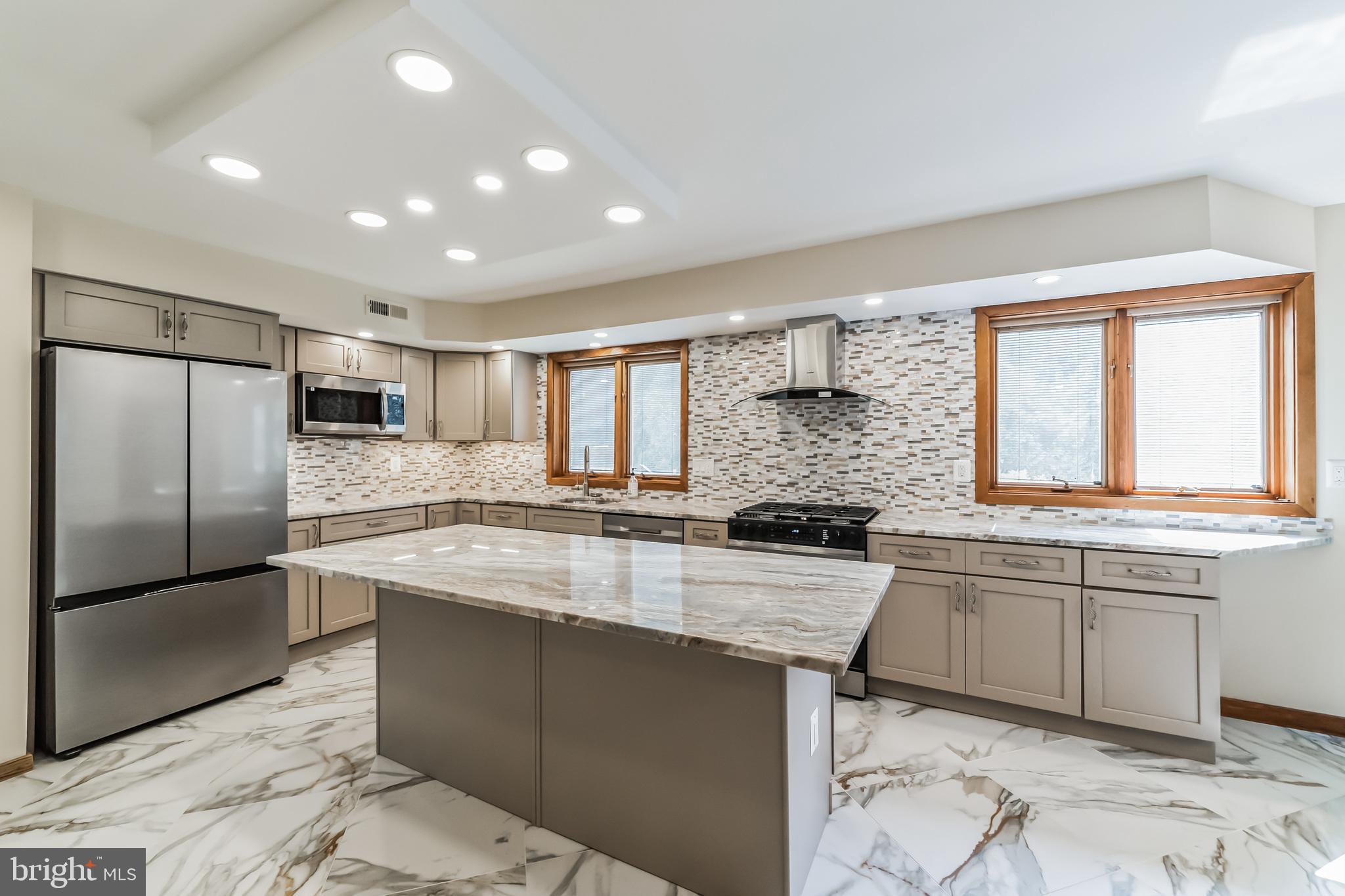 LONG LANE FARMS 1 - Residential