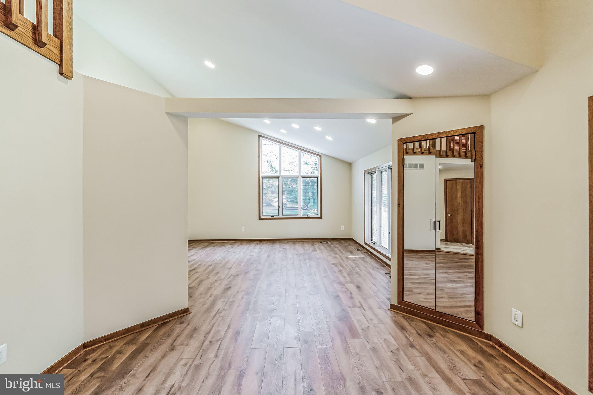 LONG LANE FARMS 1 - Residential