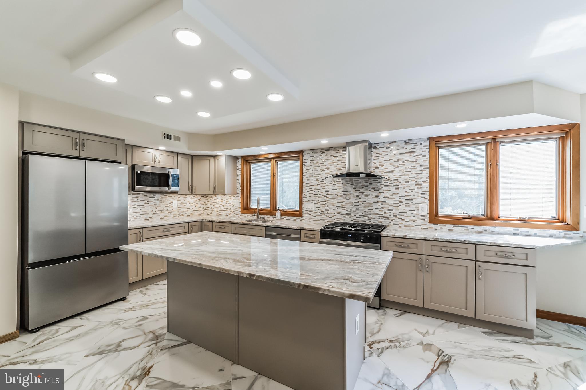 LONG LANE FARMS 1 - Residential