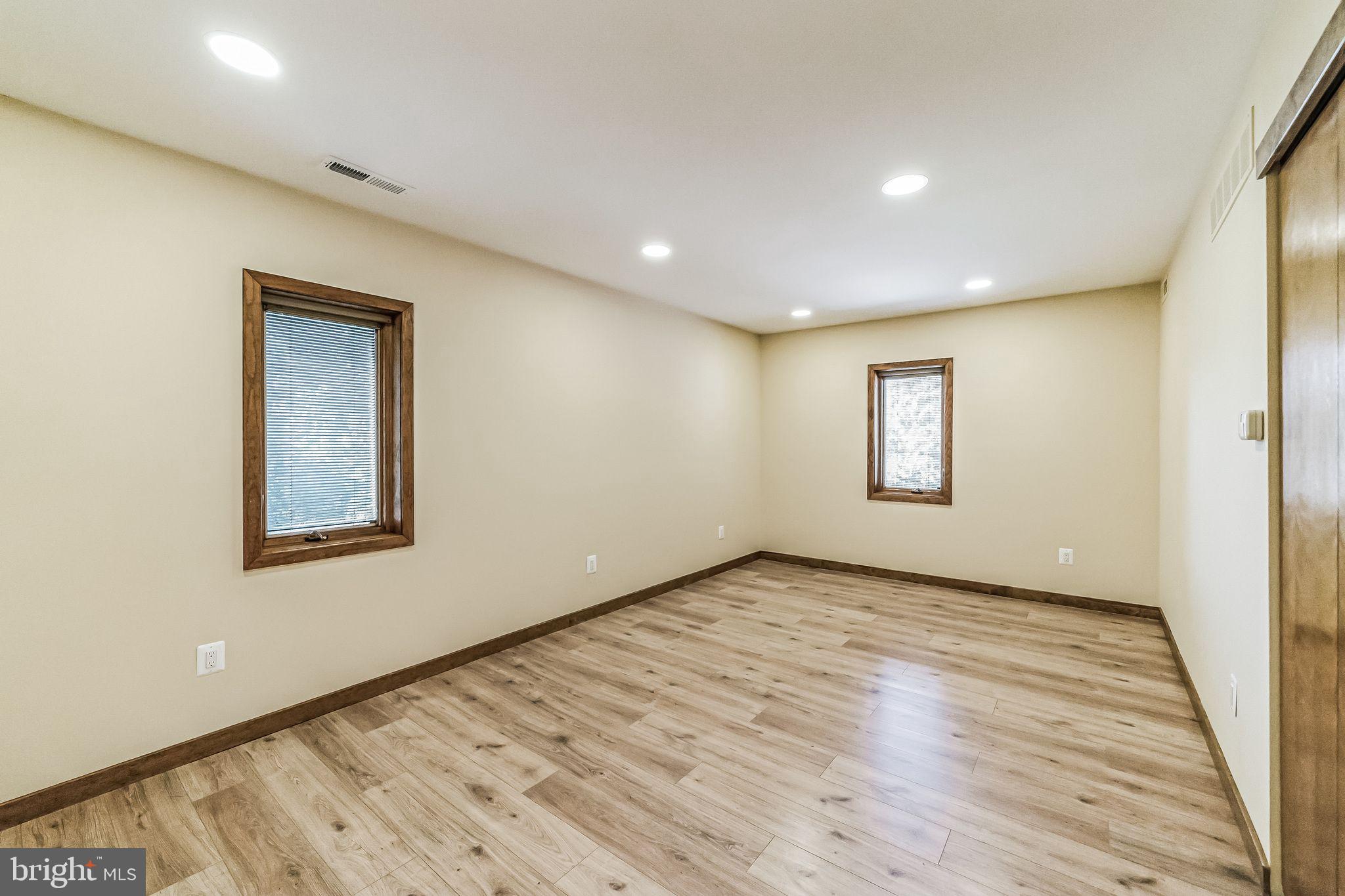 LONG LANE FARMS 1 - Residential
