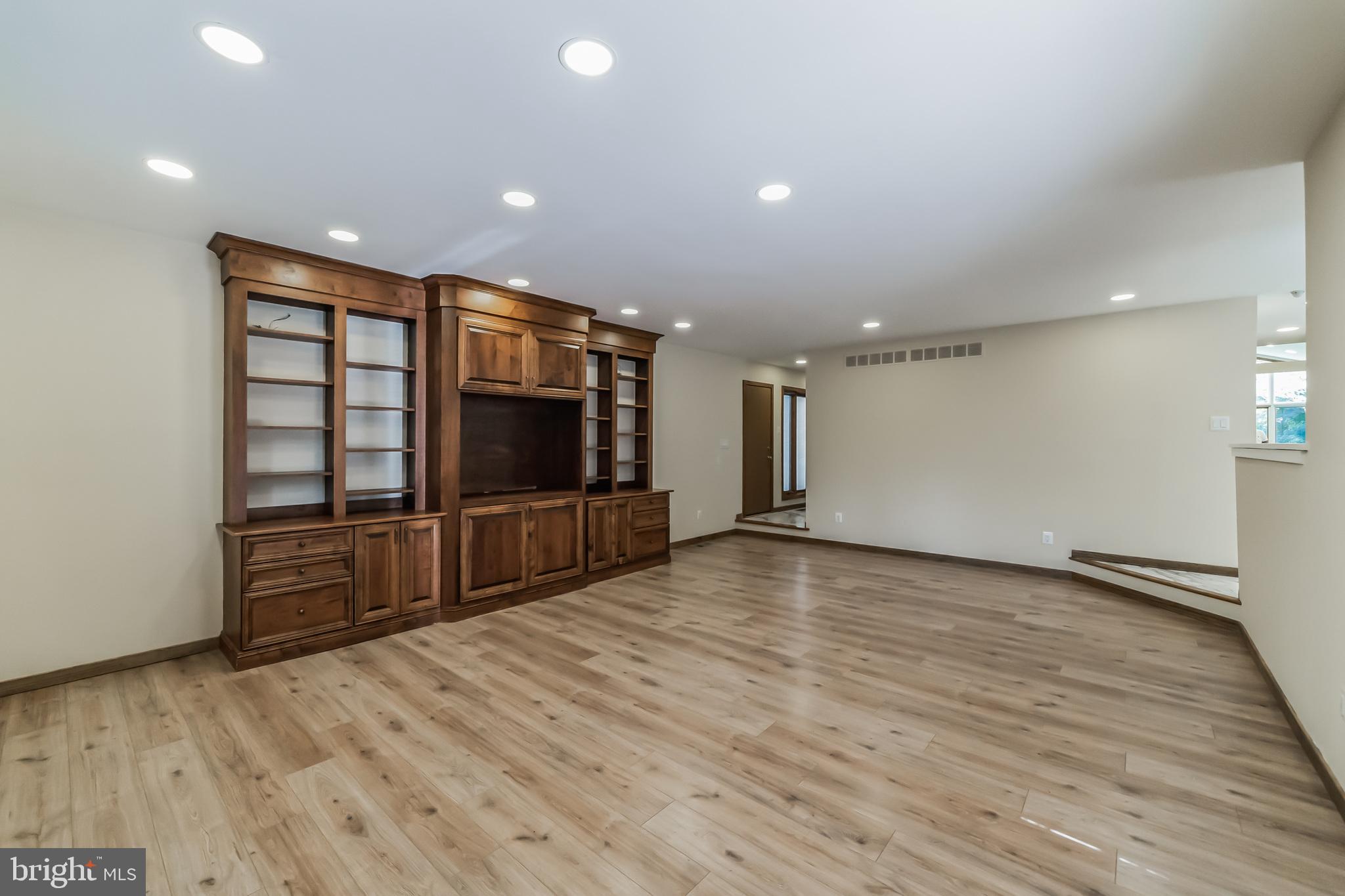 LONG LANE FARMS 1 - Residential