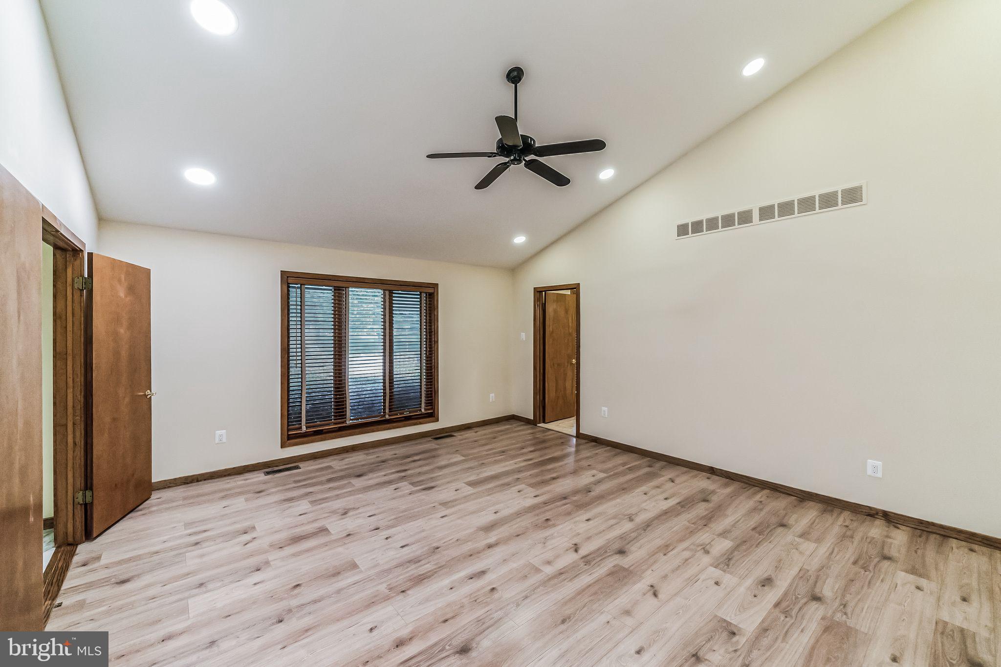 LONG LANE FARMS 1 - Residential