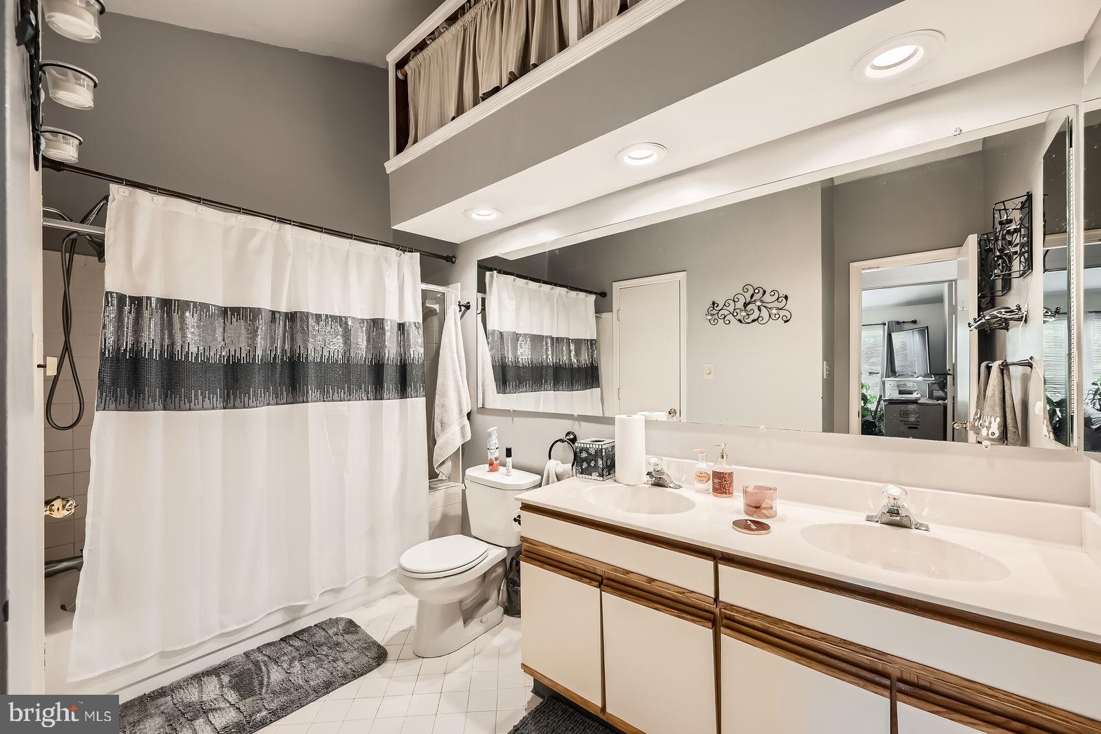 THE VINEYARDS - Residential