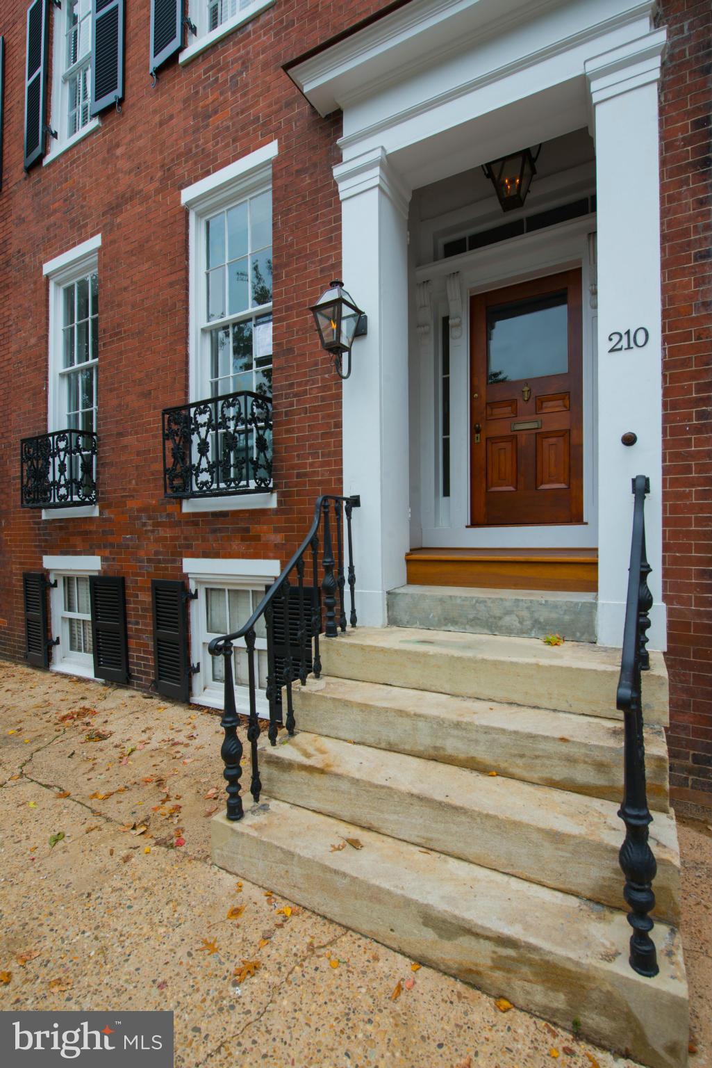 OLD TOWN - Residential Lease