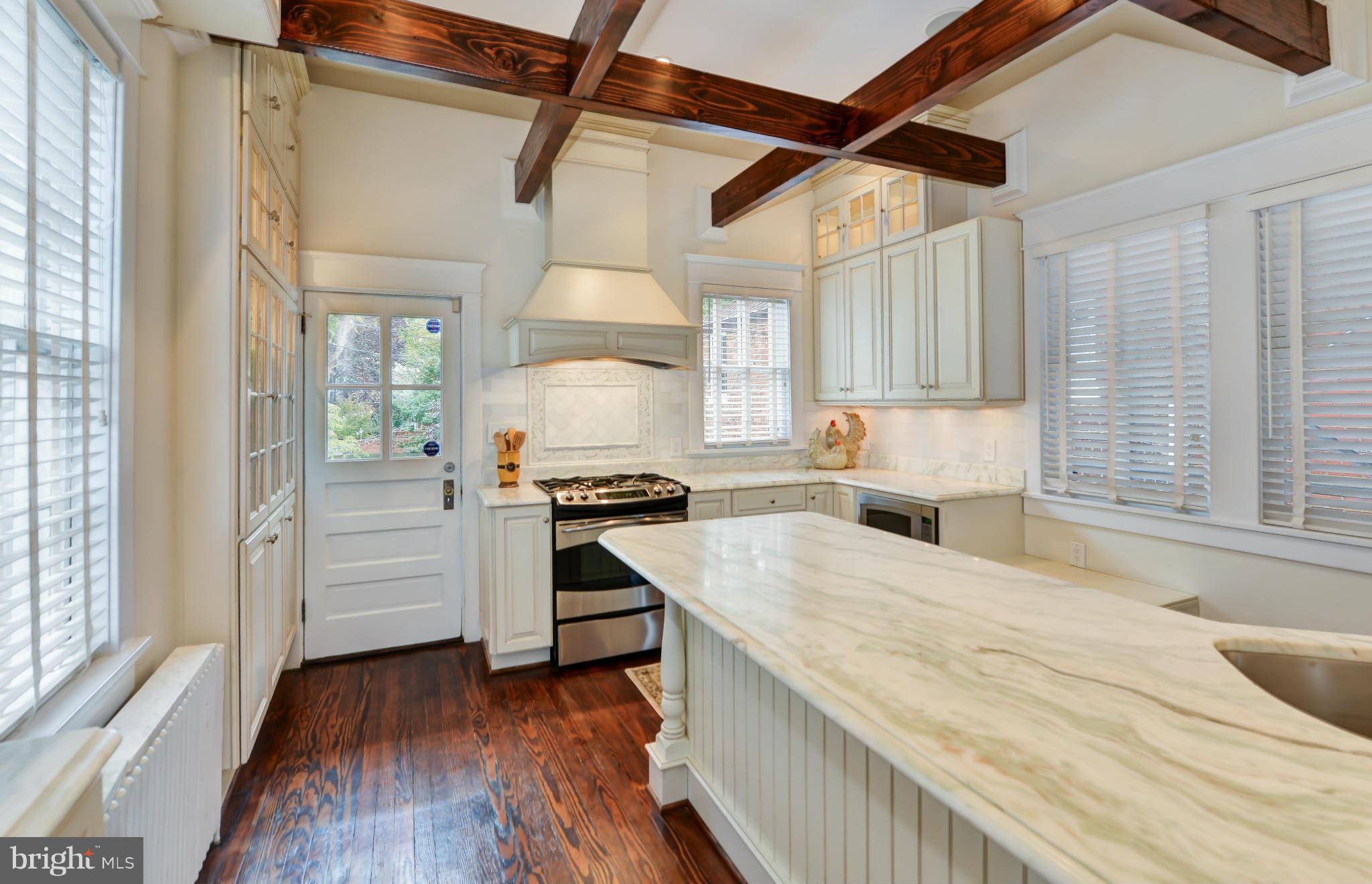 OLD TOWN - Residential Lease