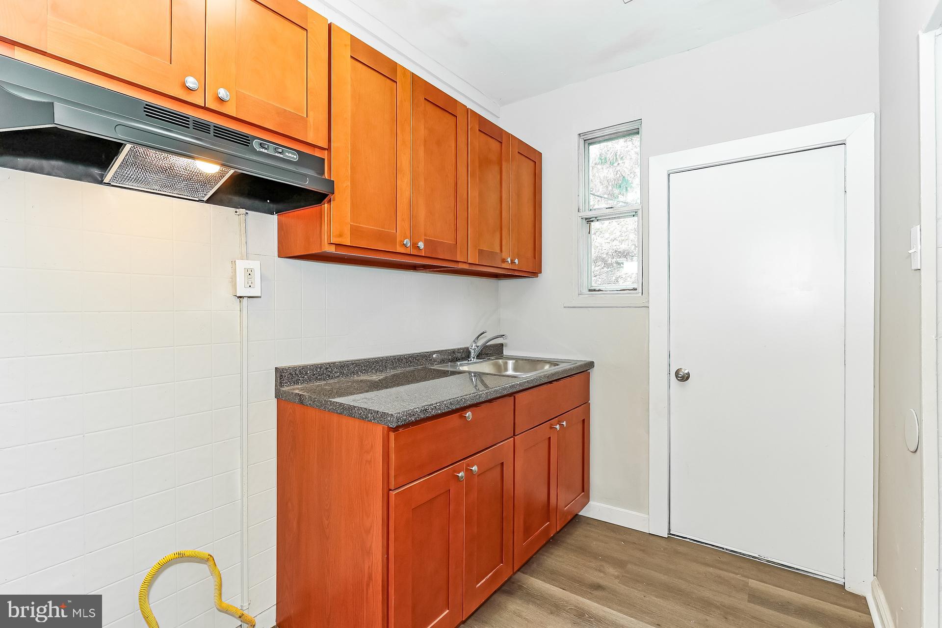 ELMWOOD PARK - Residential Lease