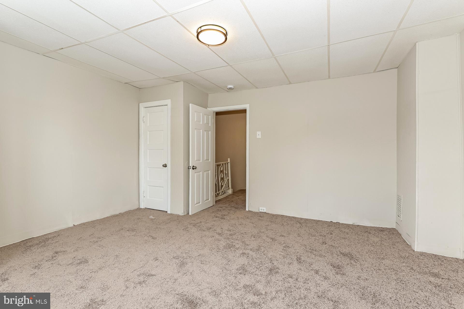 ELMWOOD PARK - Residential Lease