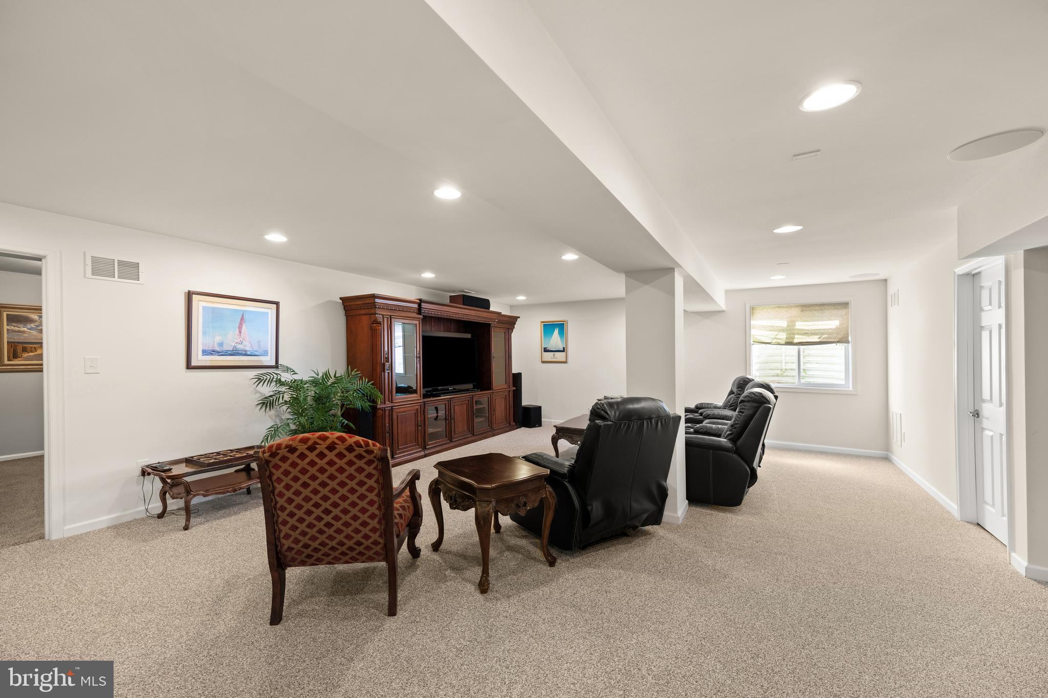 BREAKWATER - Residential