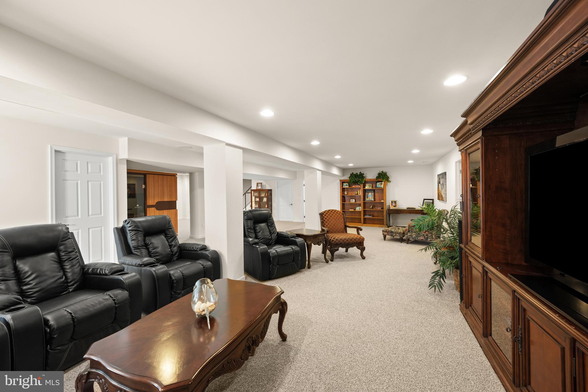 BREAKWATER - Residential