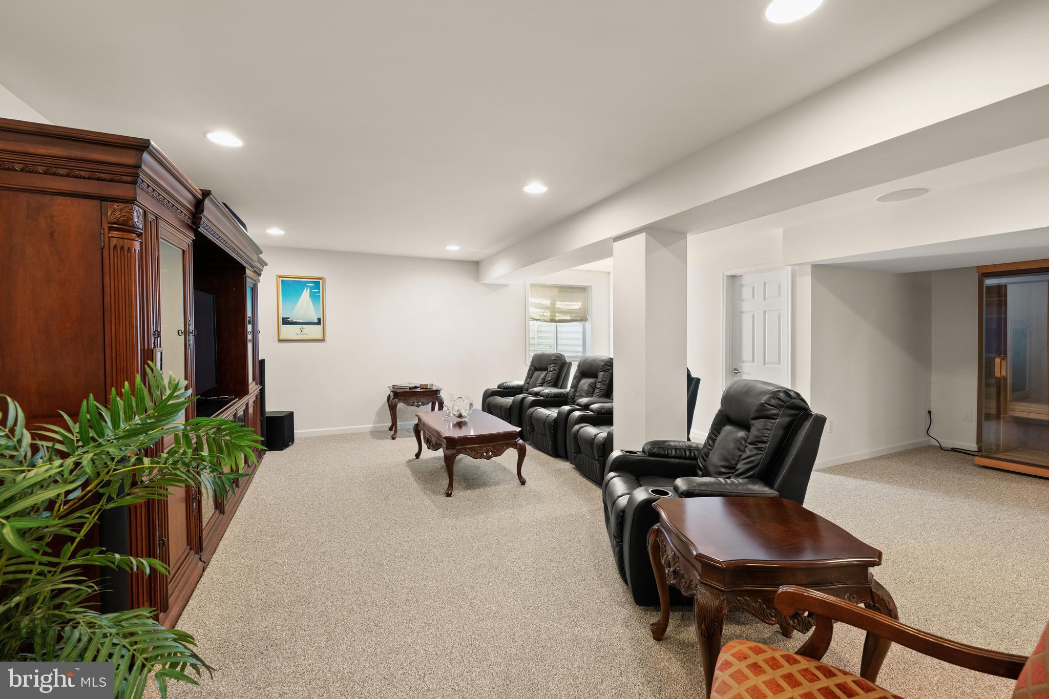 BREAKWATER - Residential