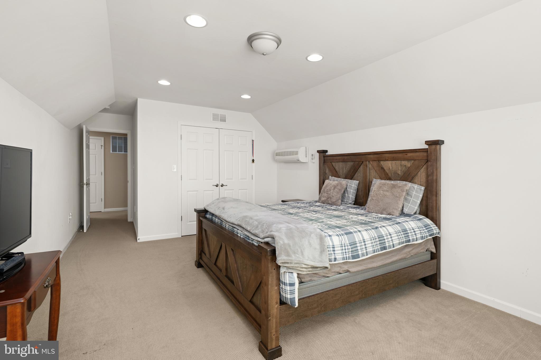 BREAKWATER - Residential