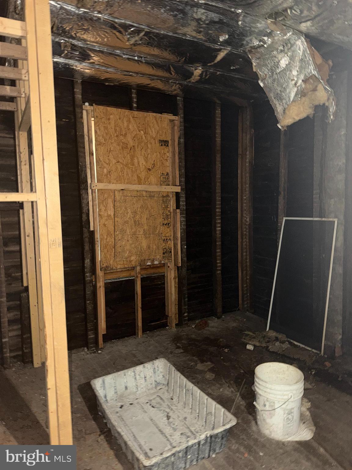 1846 E MONMOUTH STREET