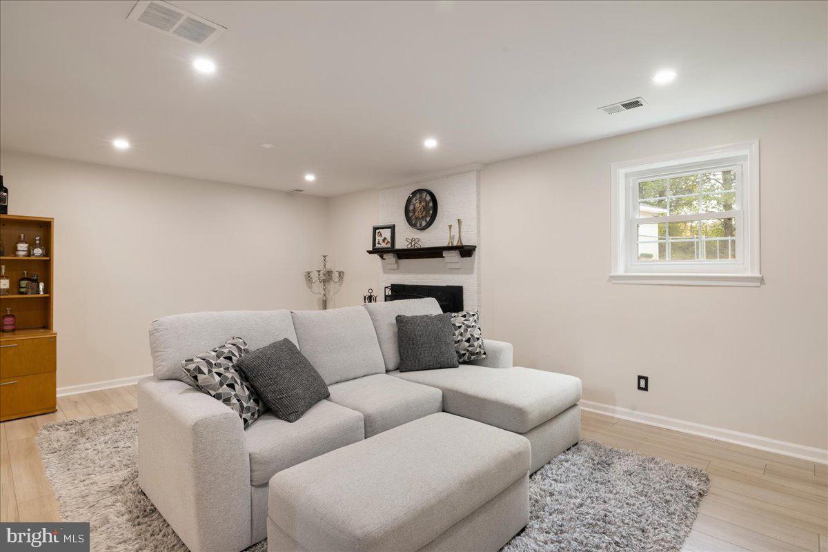 KELLY FARMS - Residential