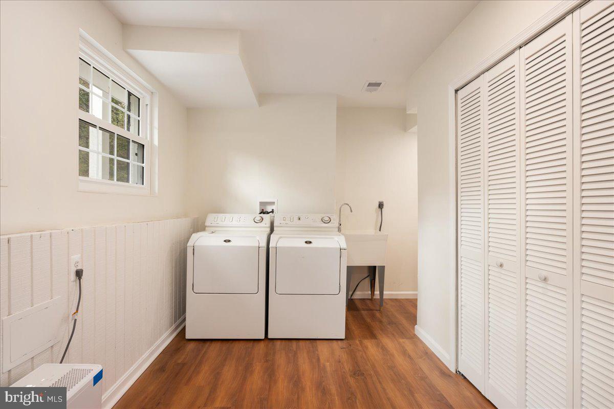 KELLY FARMS - Residential