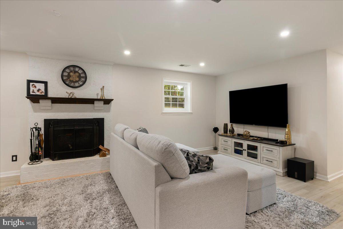 KELLY FARMS - Residential