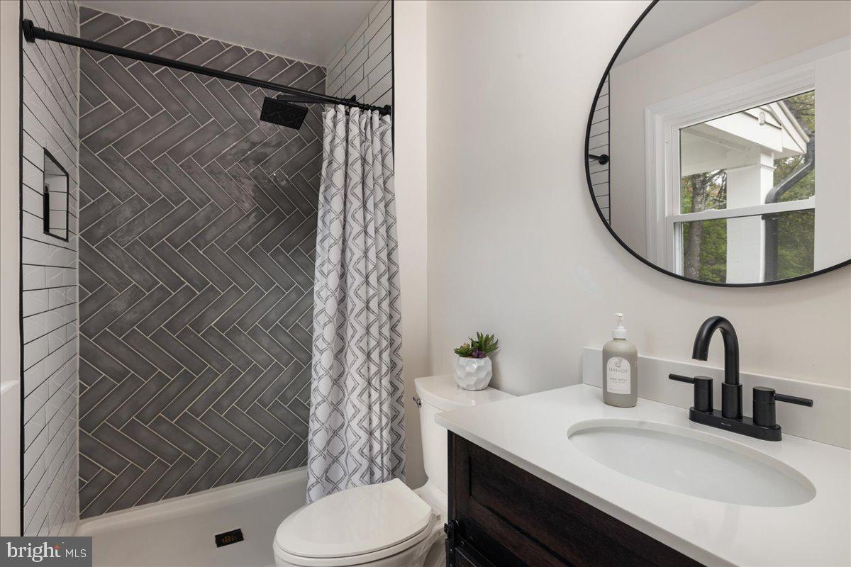 KELLY FARMS - Residential