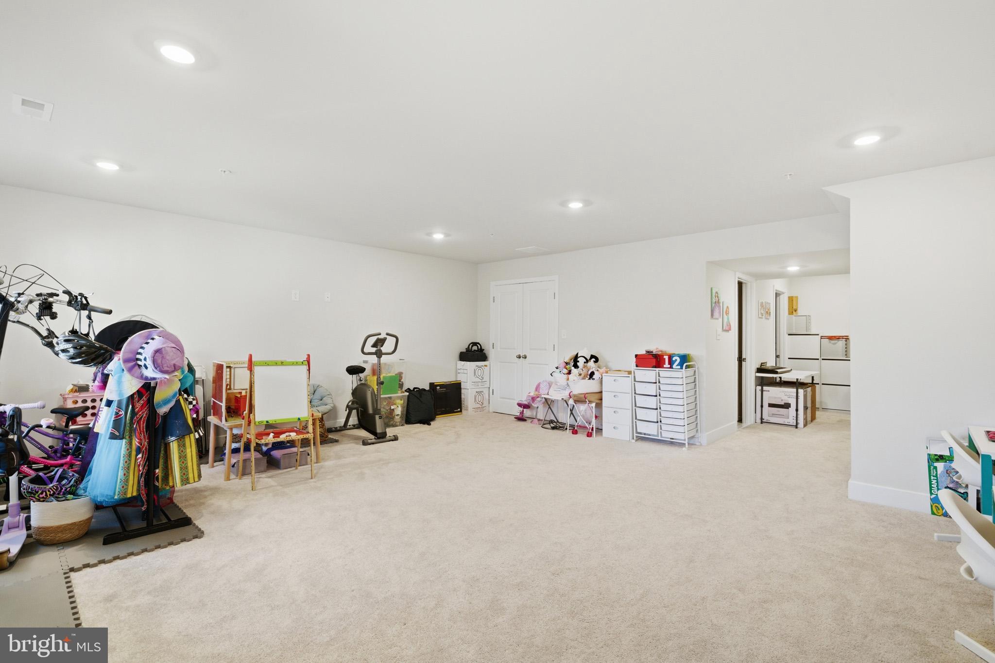 THE WOODS AT MYRTLE POINT - Residential