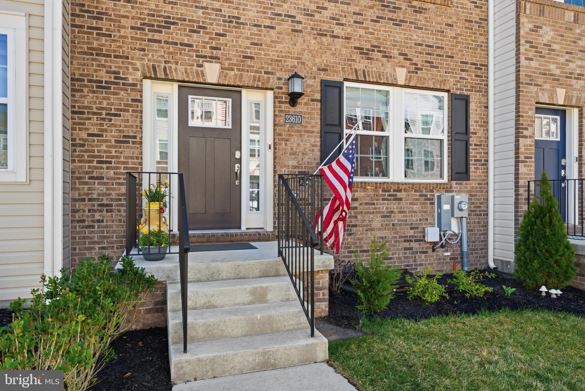 THE WOODS AT MYRTLE POINT - Residential