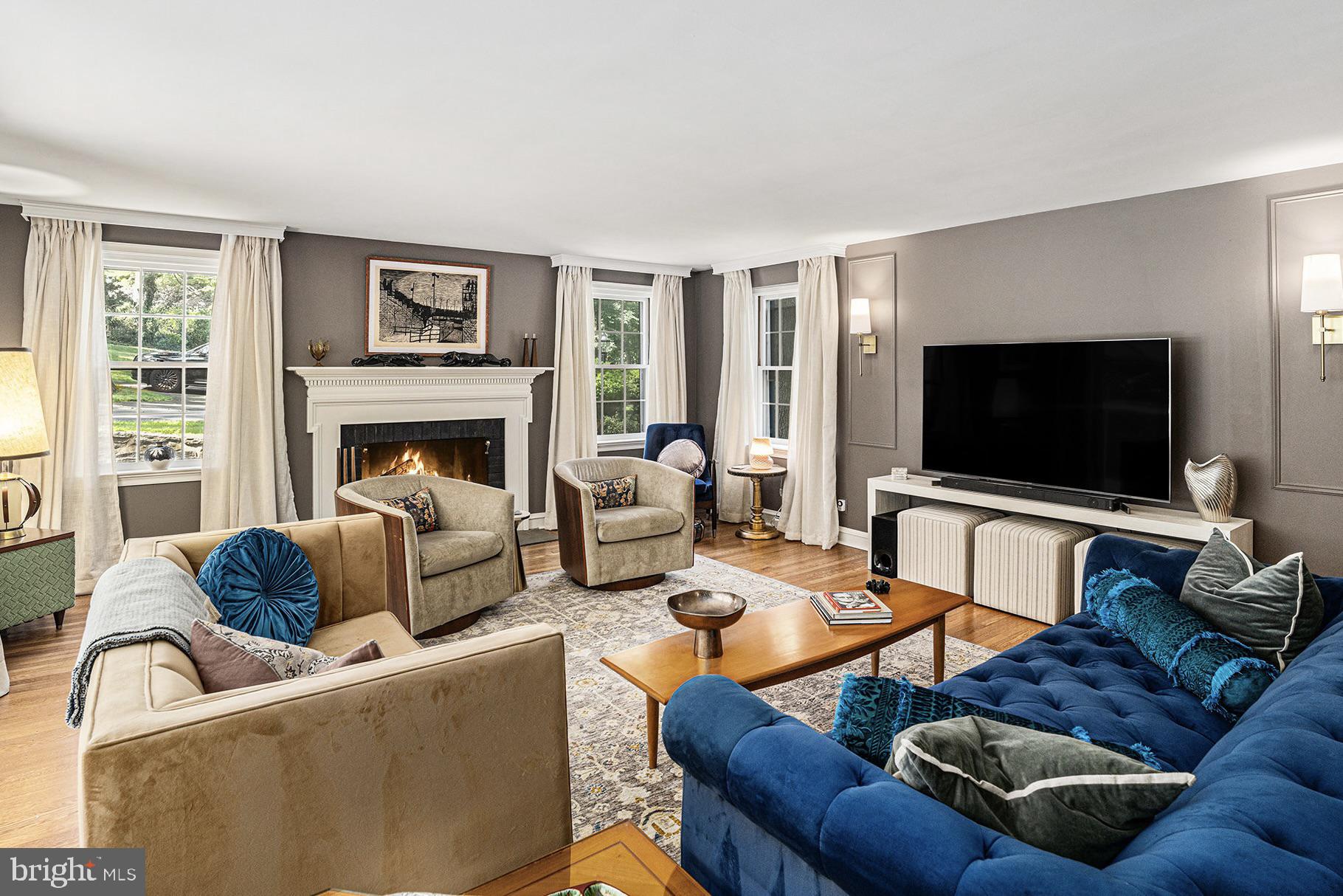 625 BRIDLE ROAD