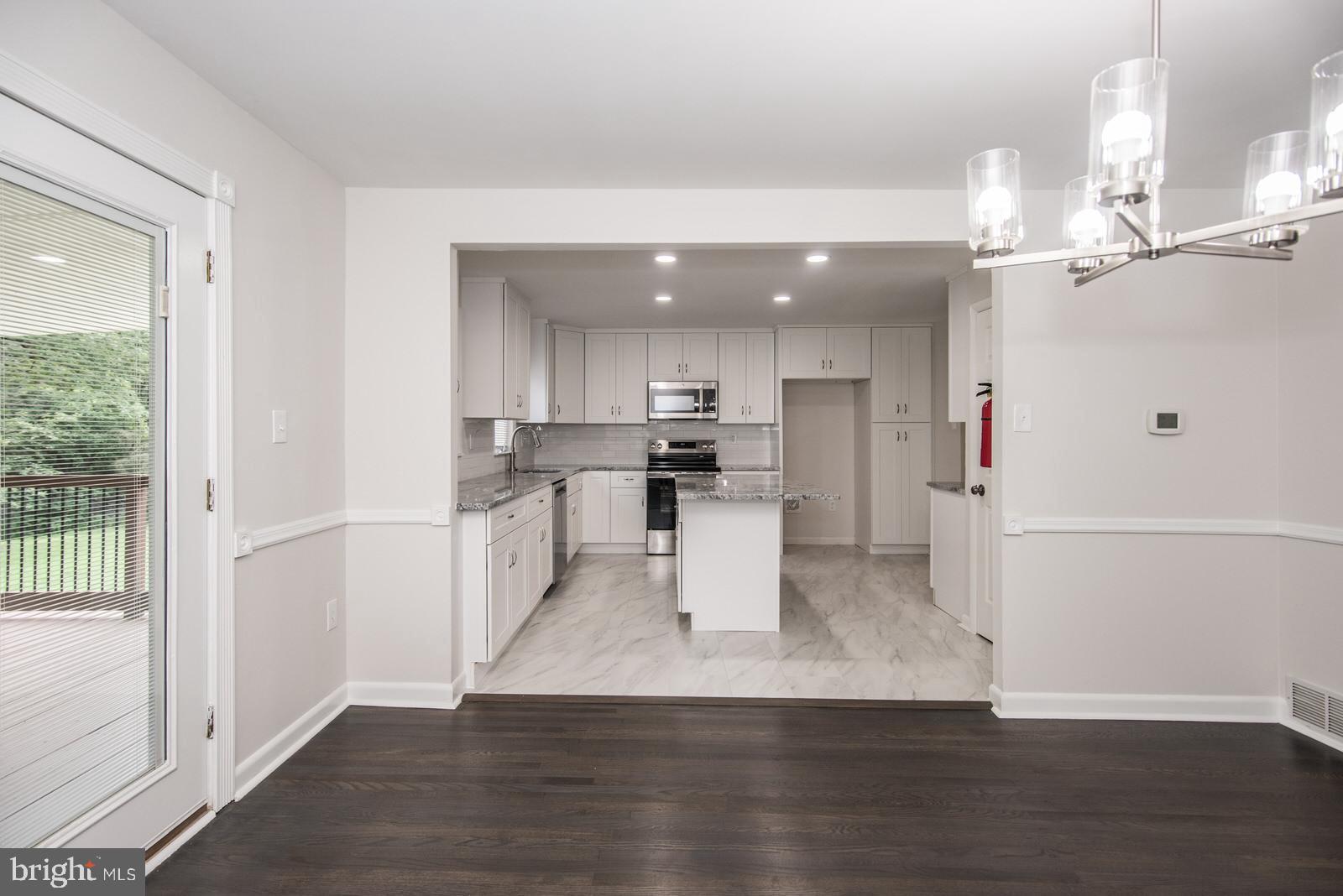 LONDONDERRY WOODS - Residential