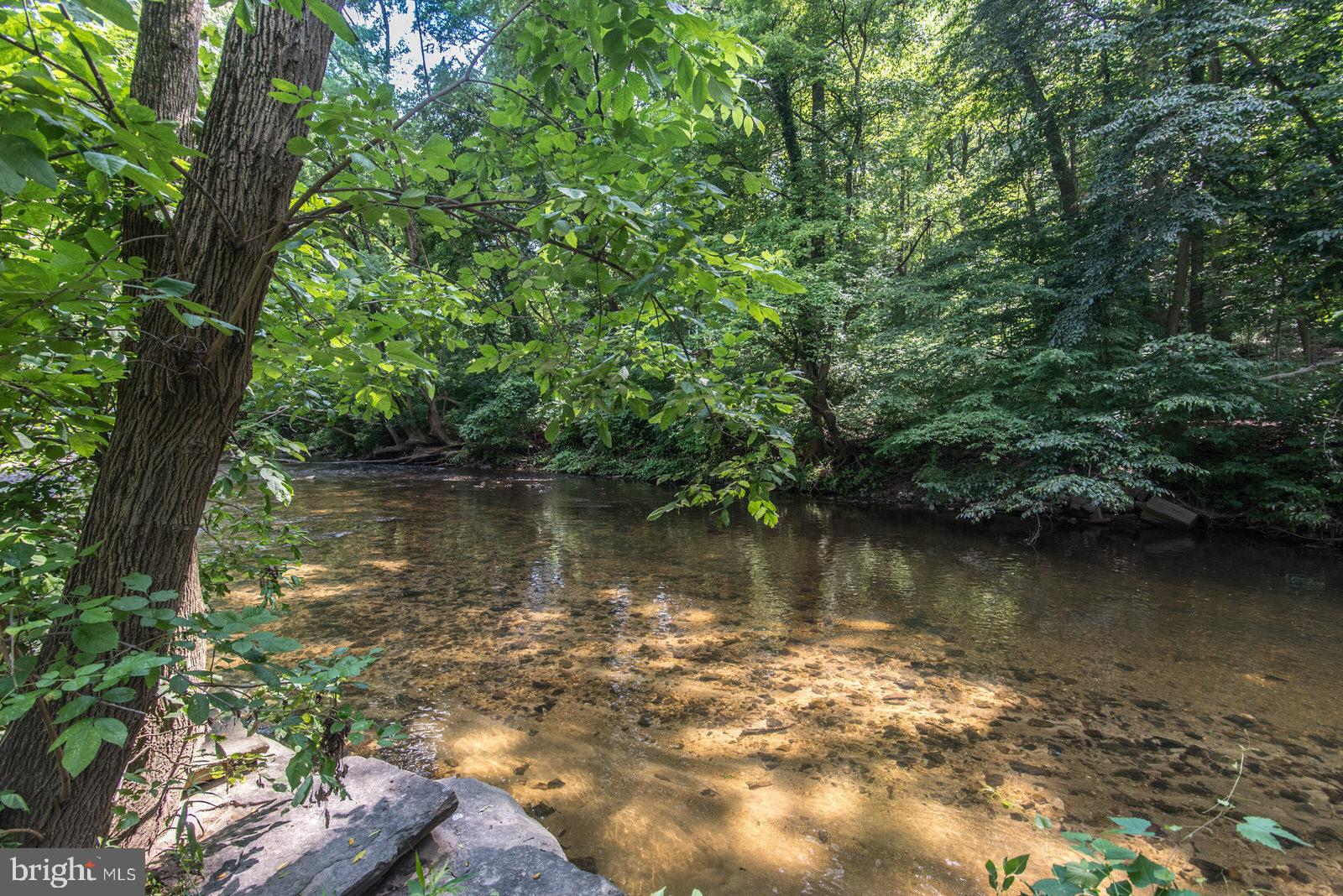 LONDONDERRY WOODS - Residential