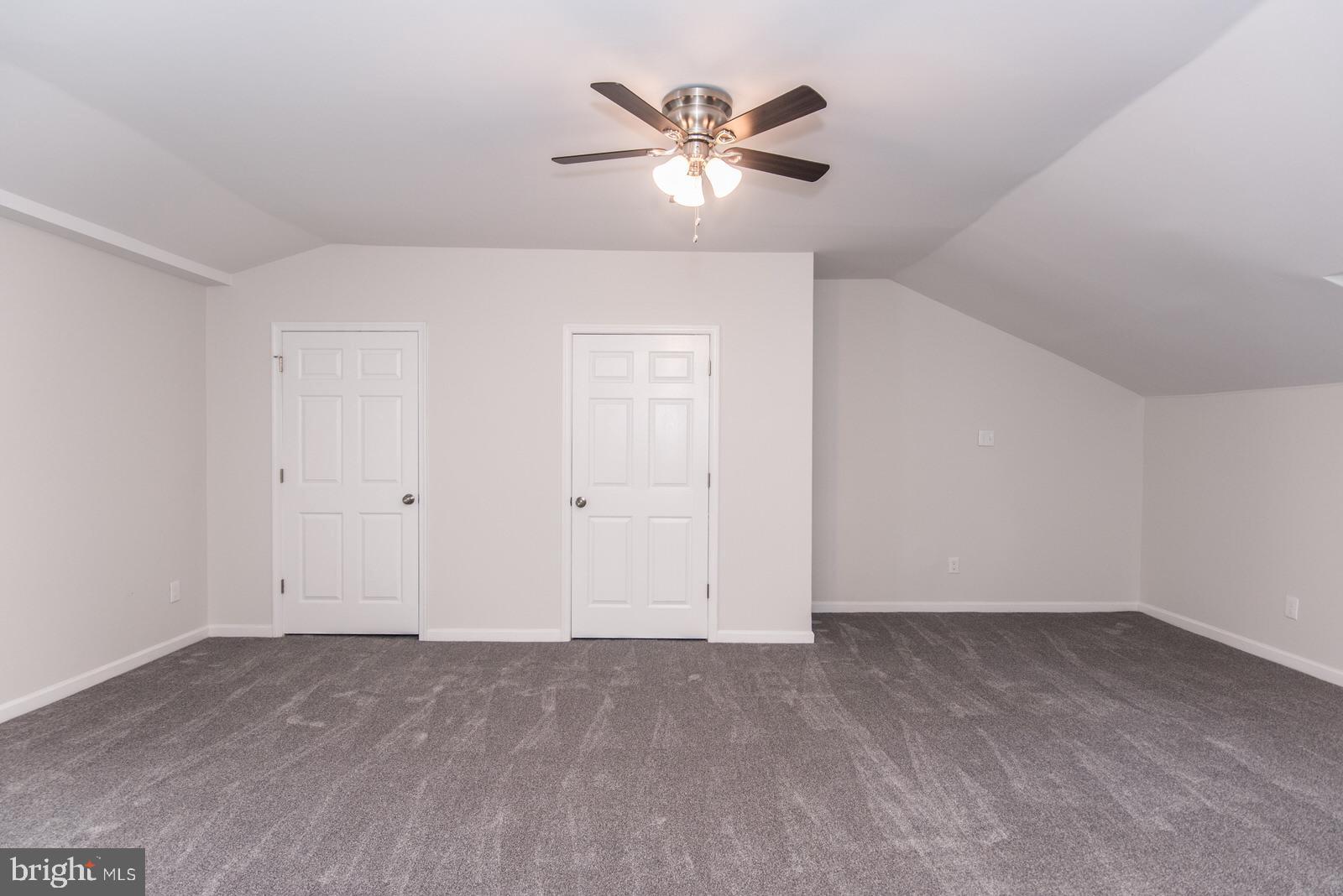 LONDONDERRY WOODS - Residential