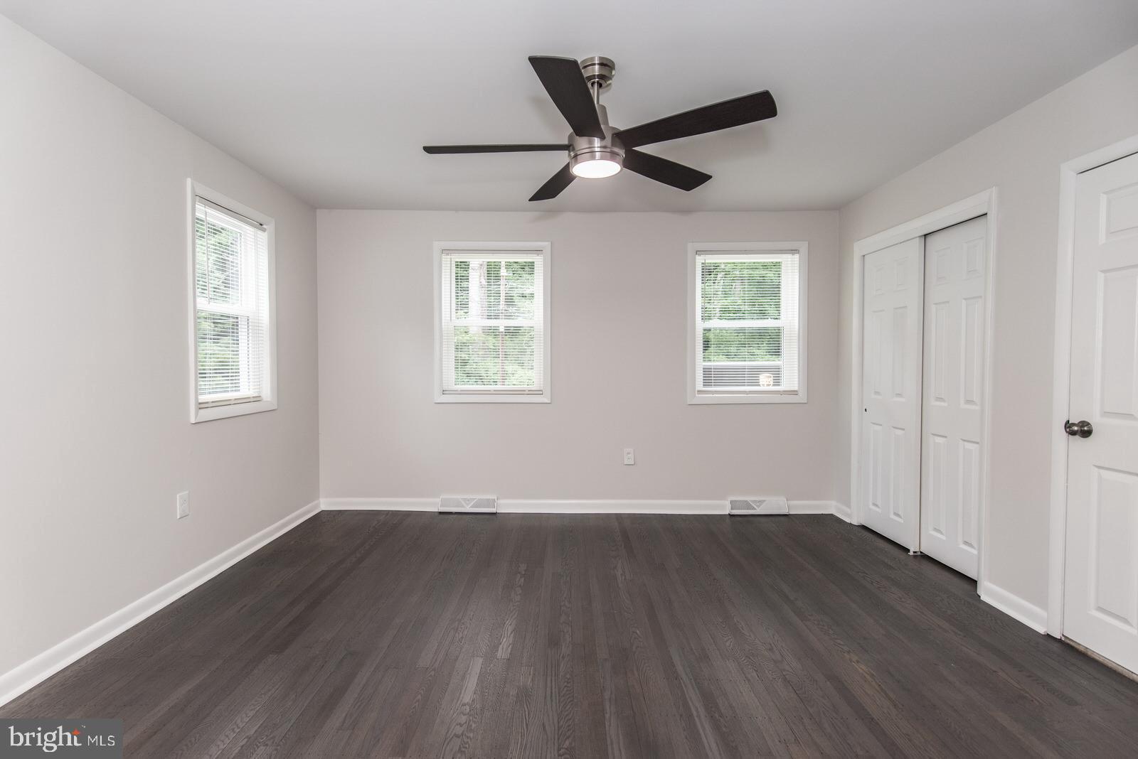 LONDONDERRY WOODS - Residential