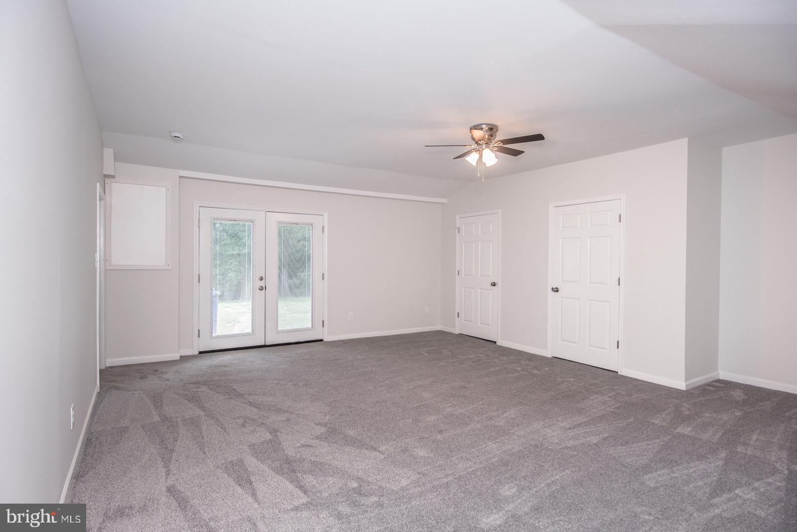 LONDONDERRY WOODS - Residential