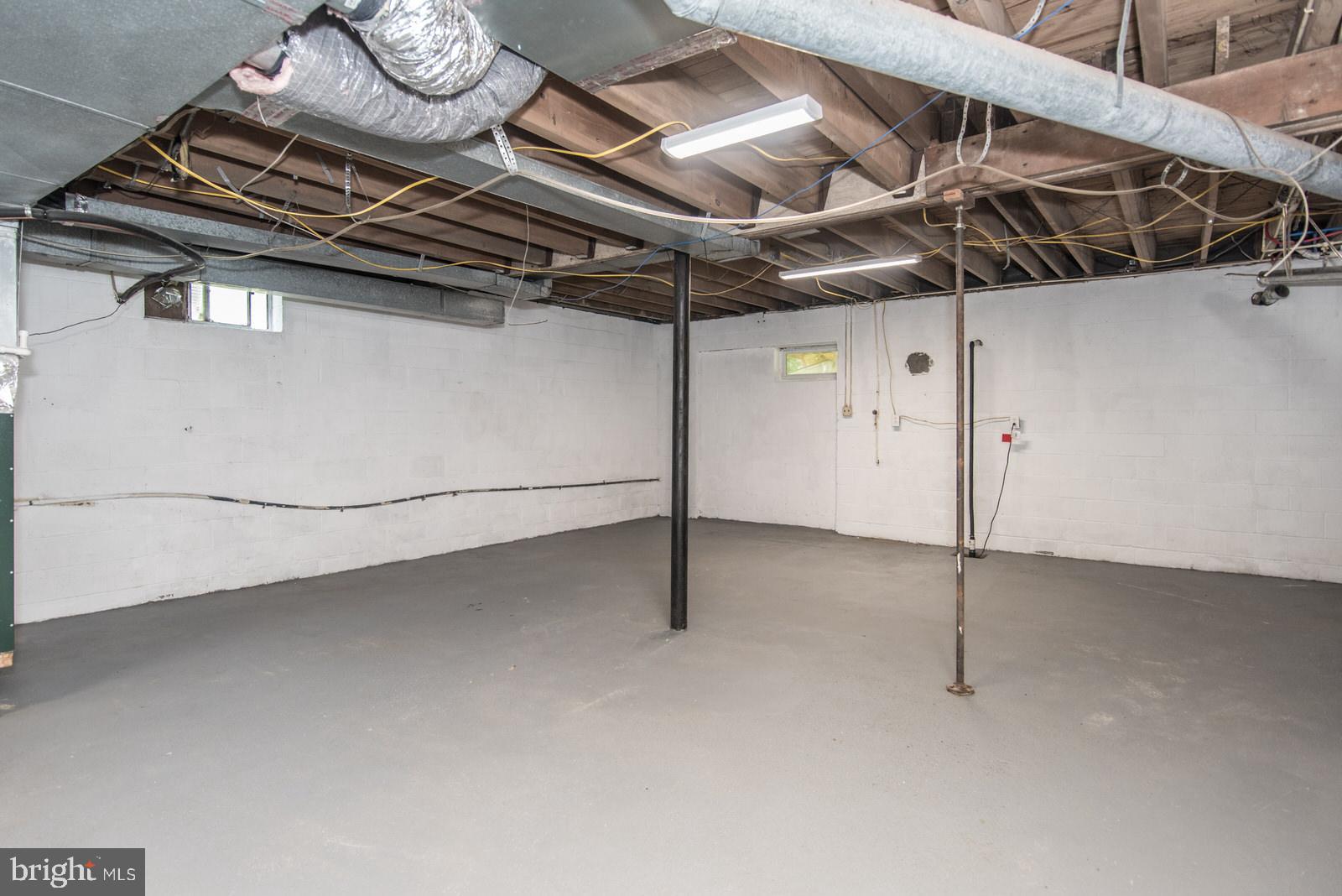 LONDONDERRY WOODS - Residential