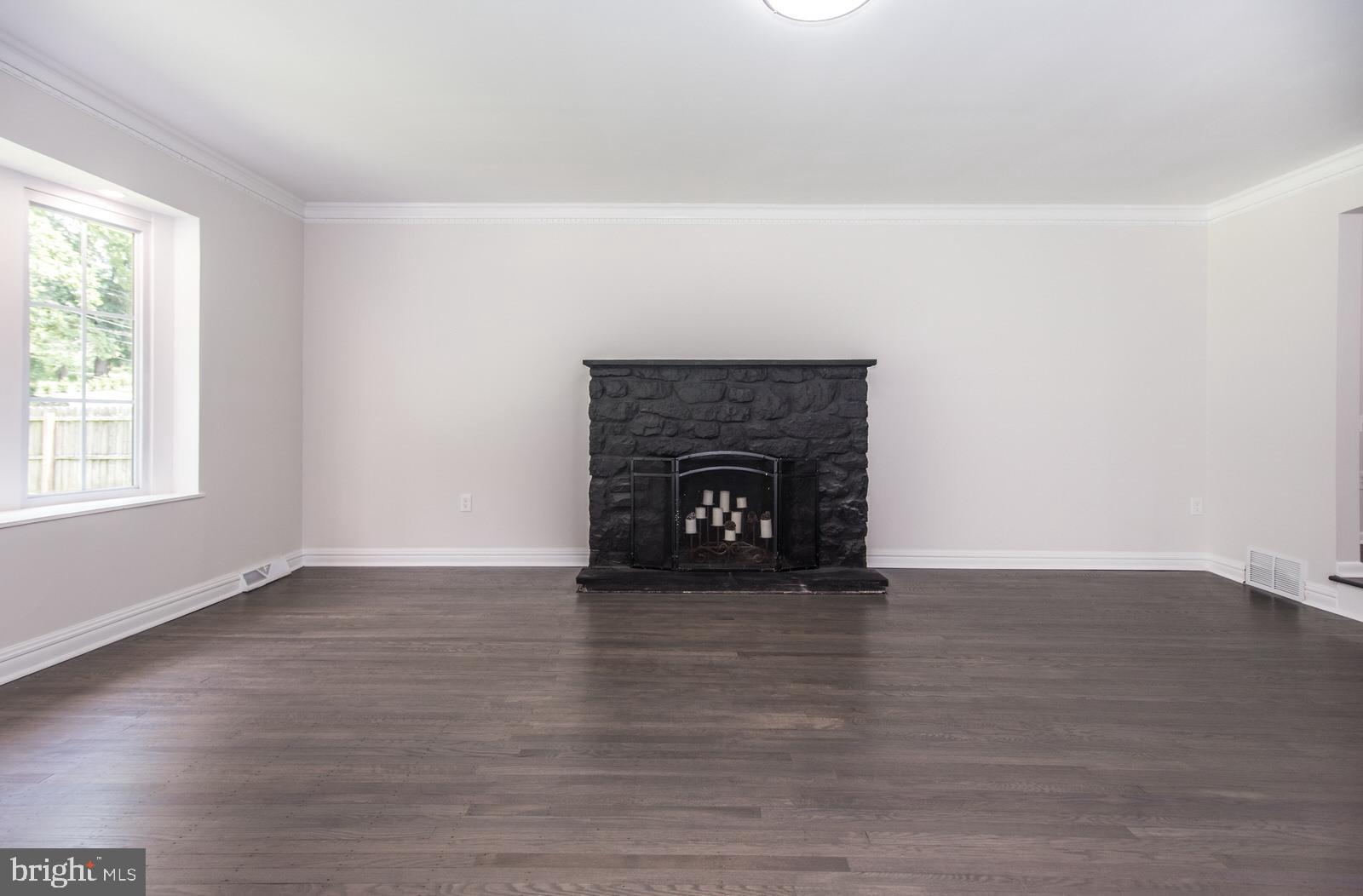 LONDONDERRY WOODS - Residential