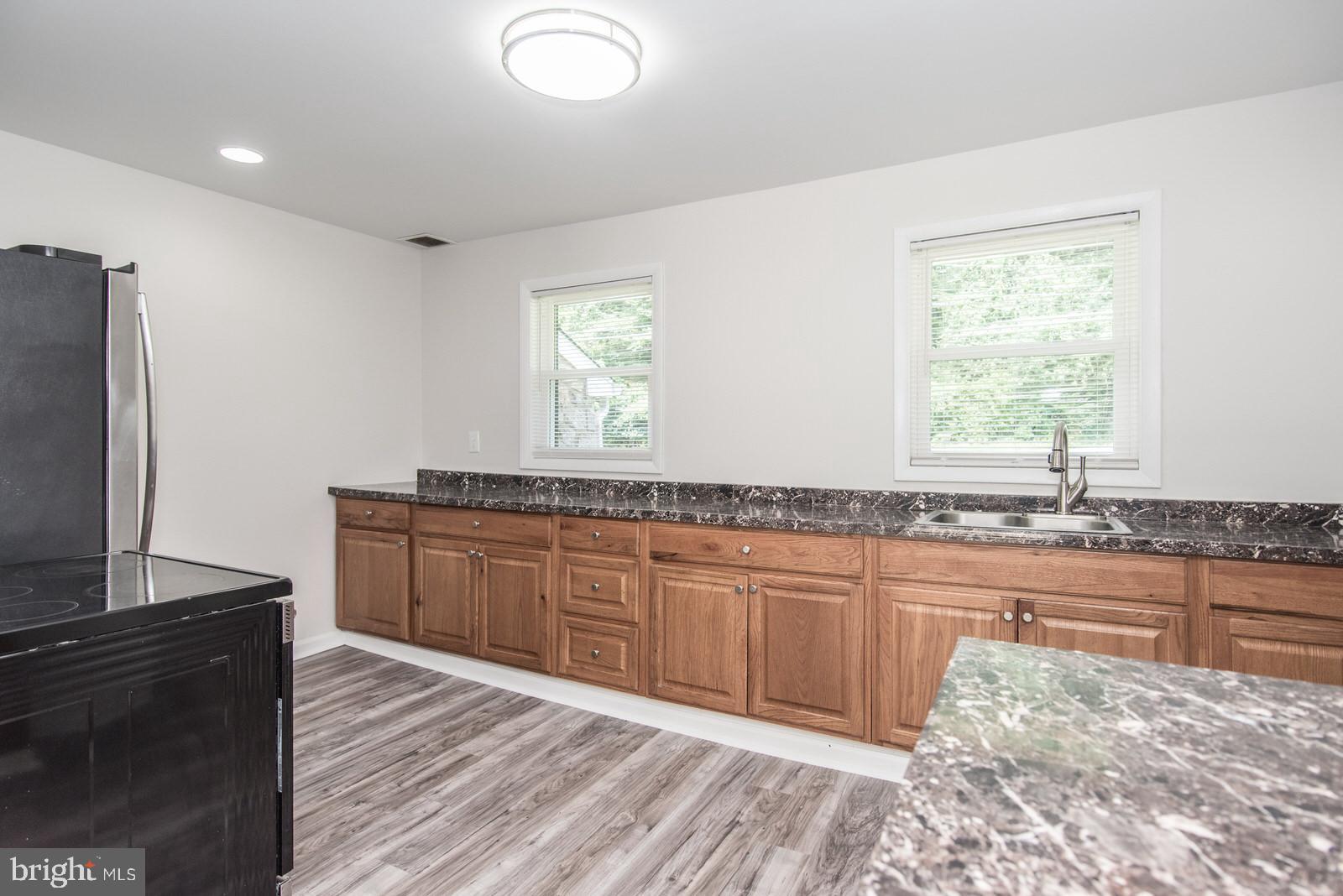 LONDONDERRY WOODS - Residential