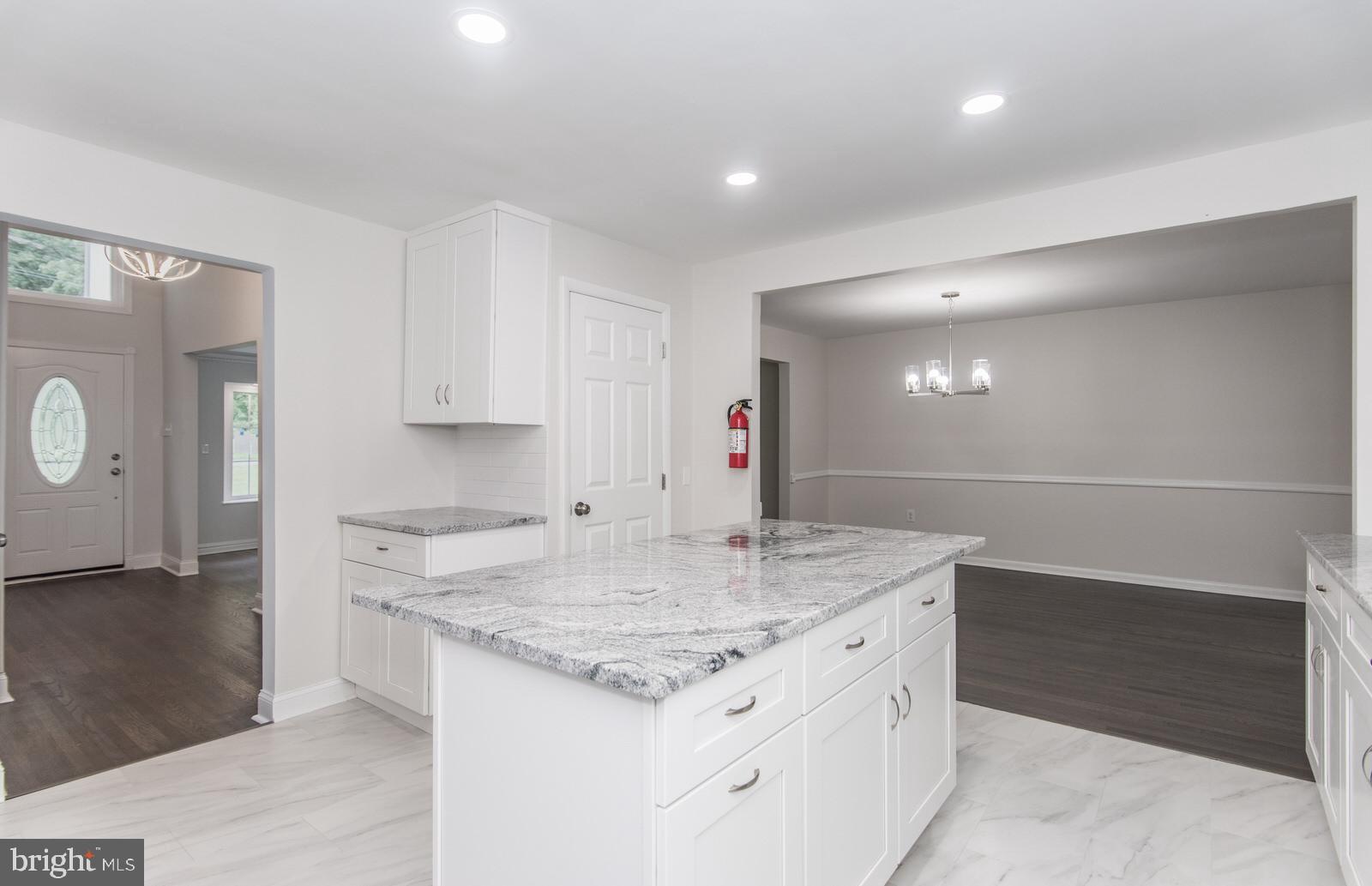 LONDONDERRY WOODS - Residential