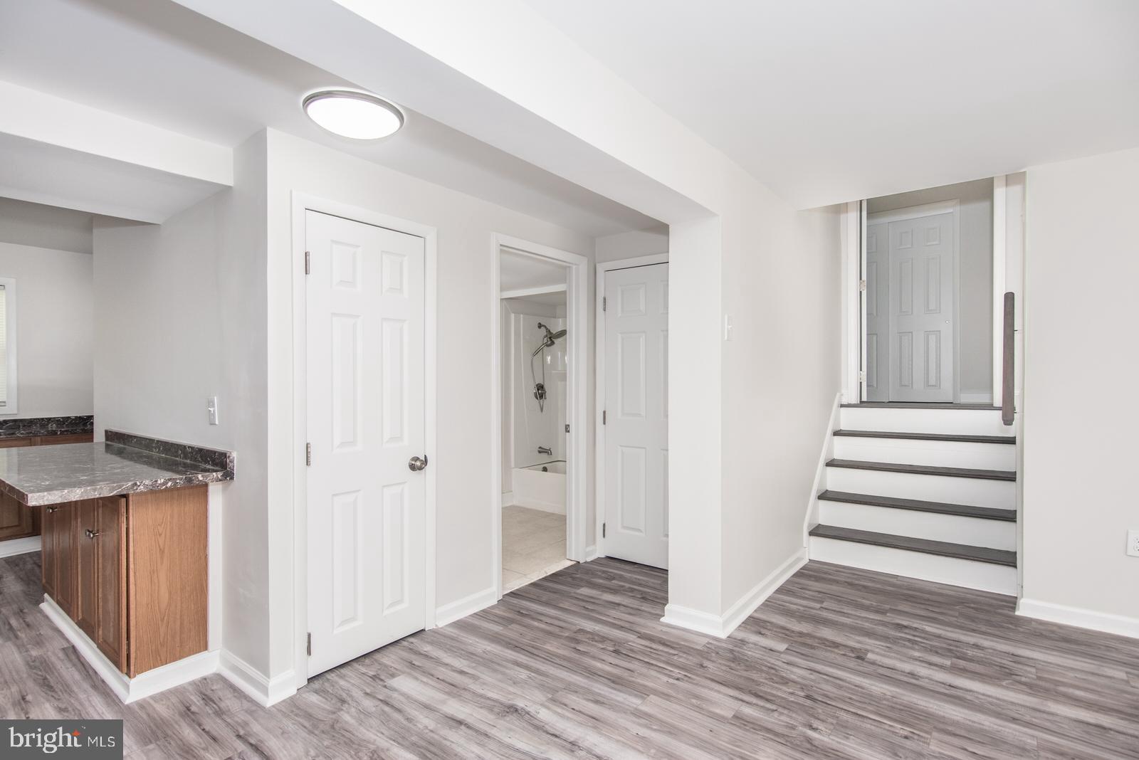 LONDONDERRY WOODS - Residential