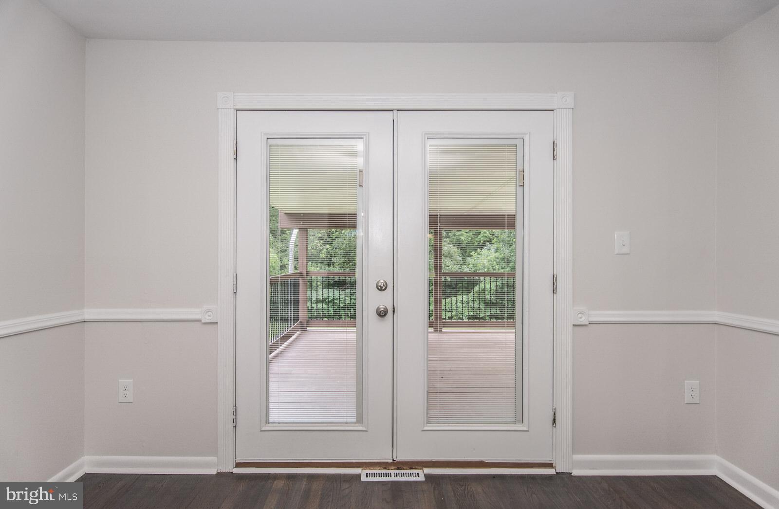 LONDONDERRY WOODS - Residential