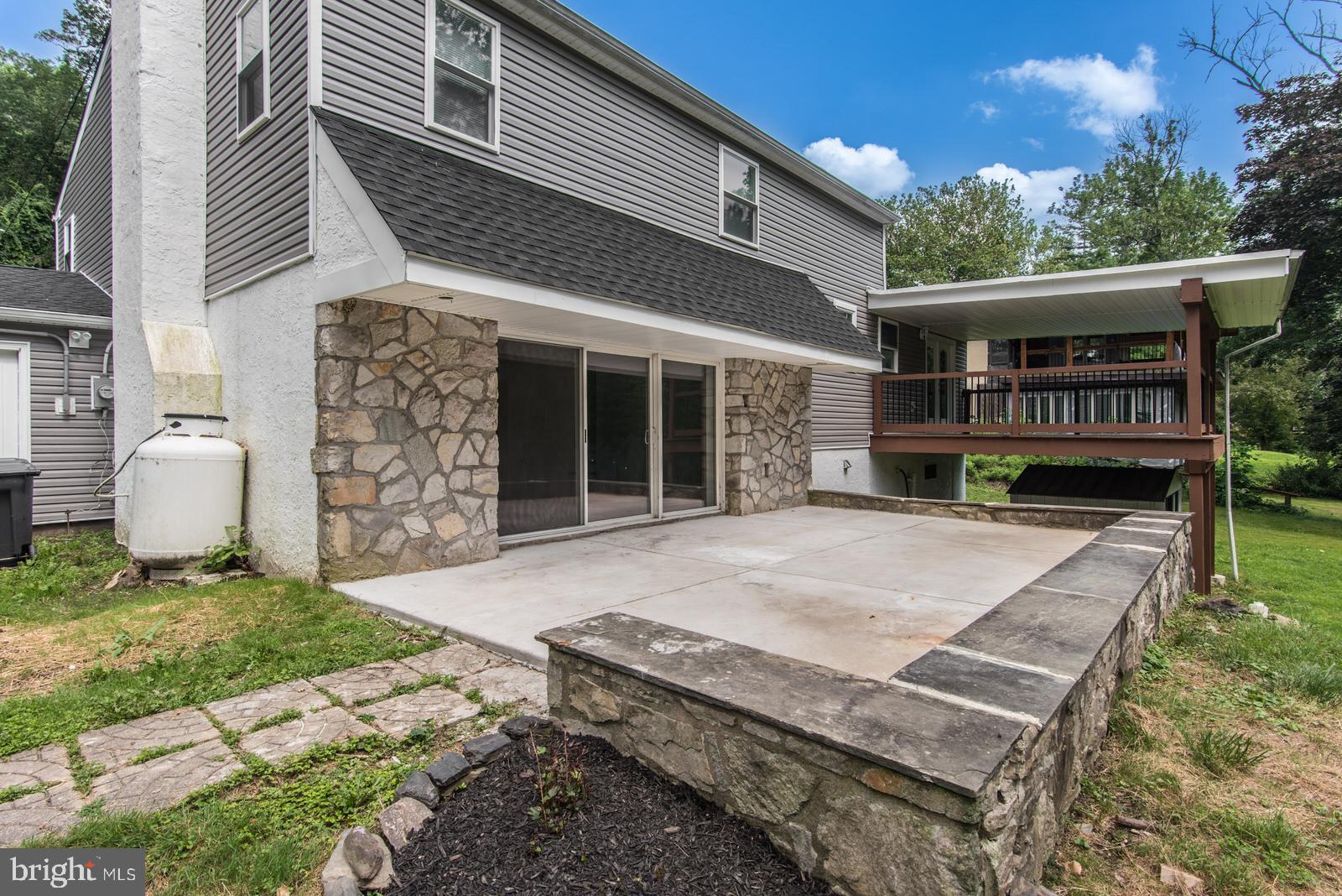 LONDONDERRY WOODS - Residential