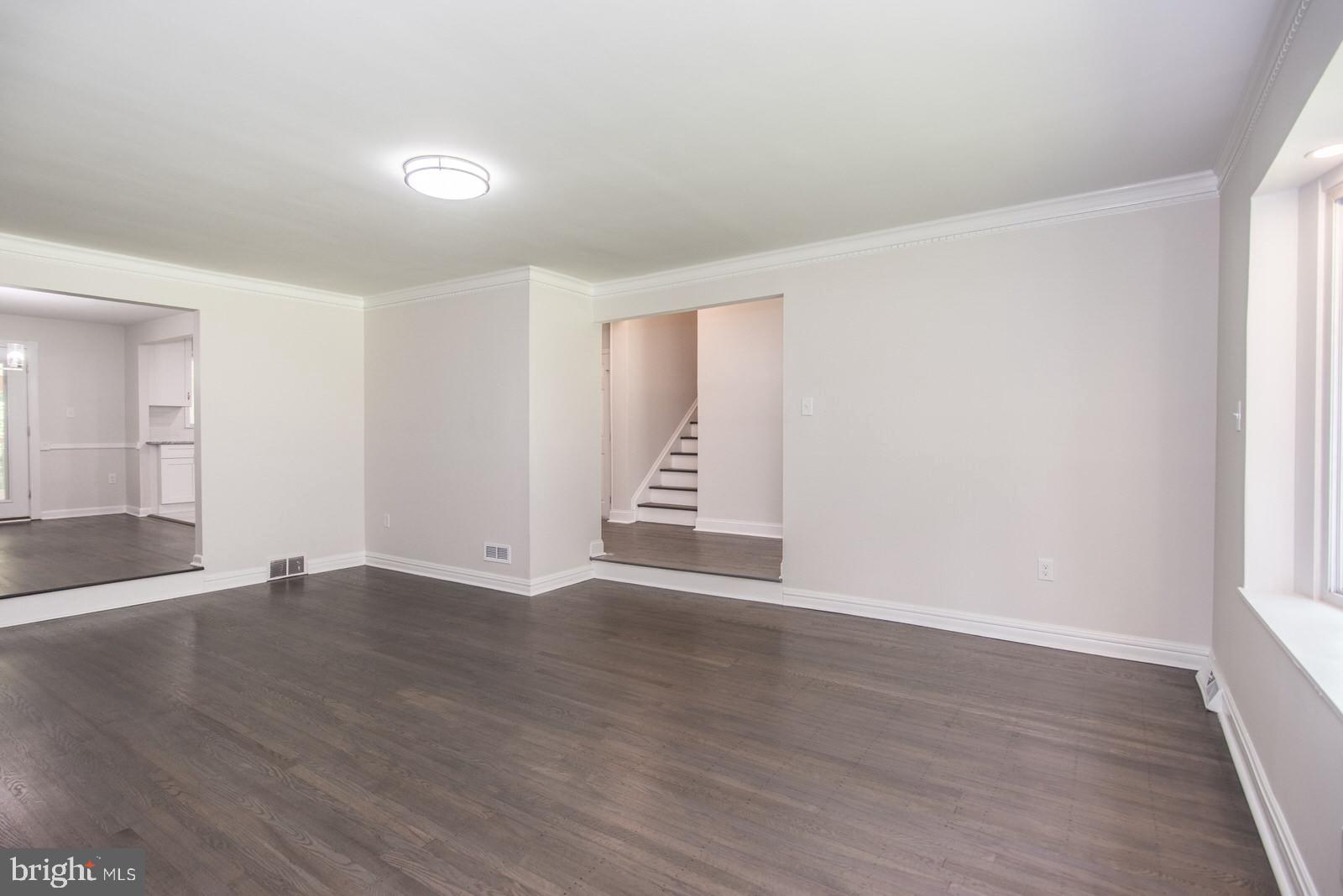 LONDONDERRY WOODS - Residential