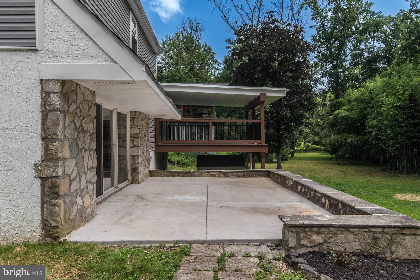 LONDONDERRY WOODS - Residential