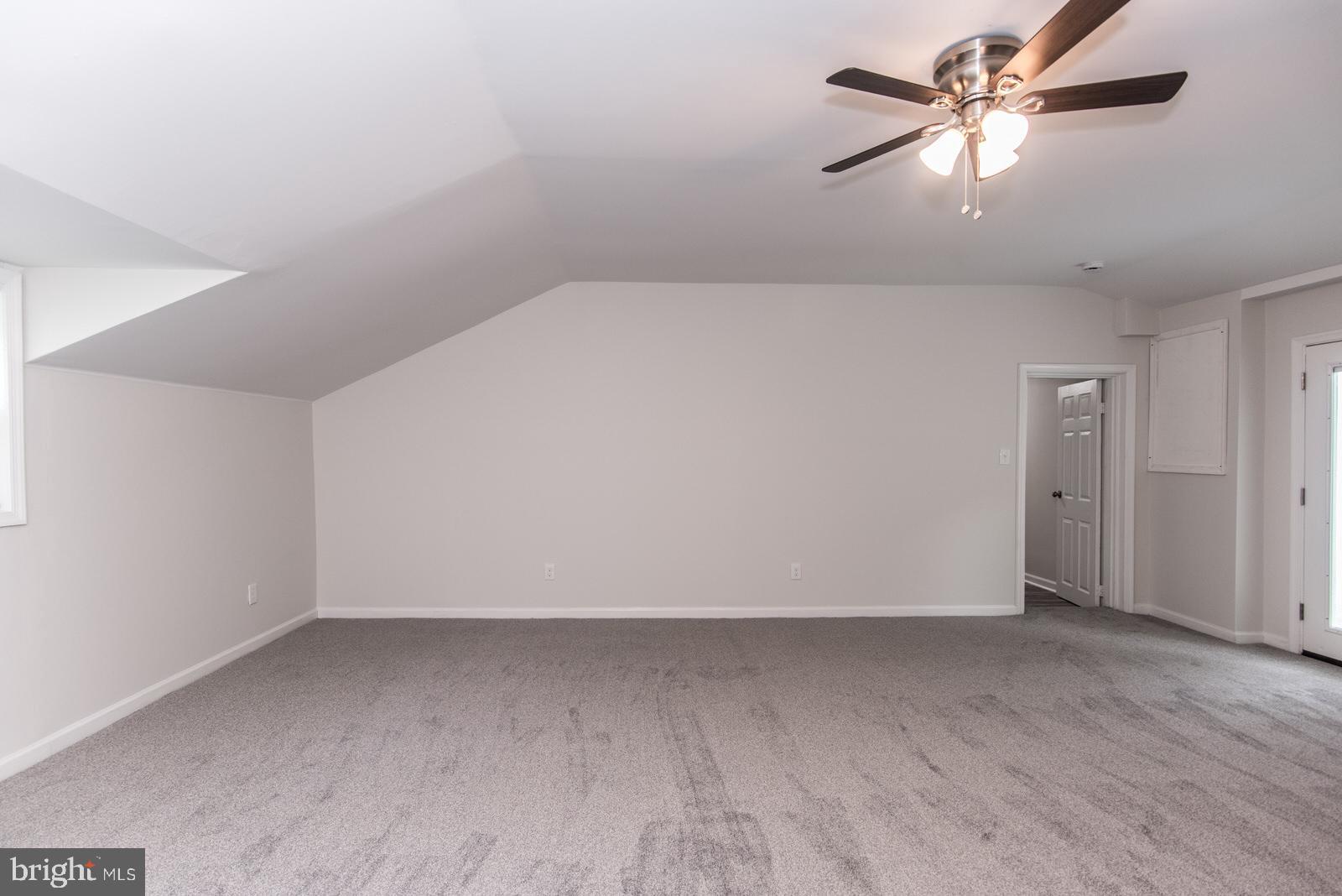 LONDONDERRY WOODS - Residential