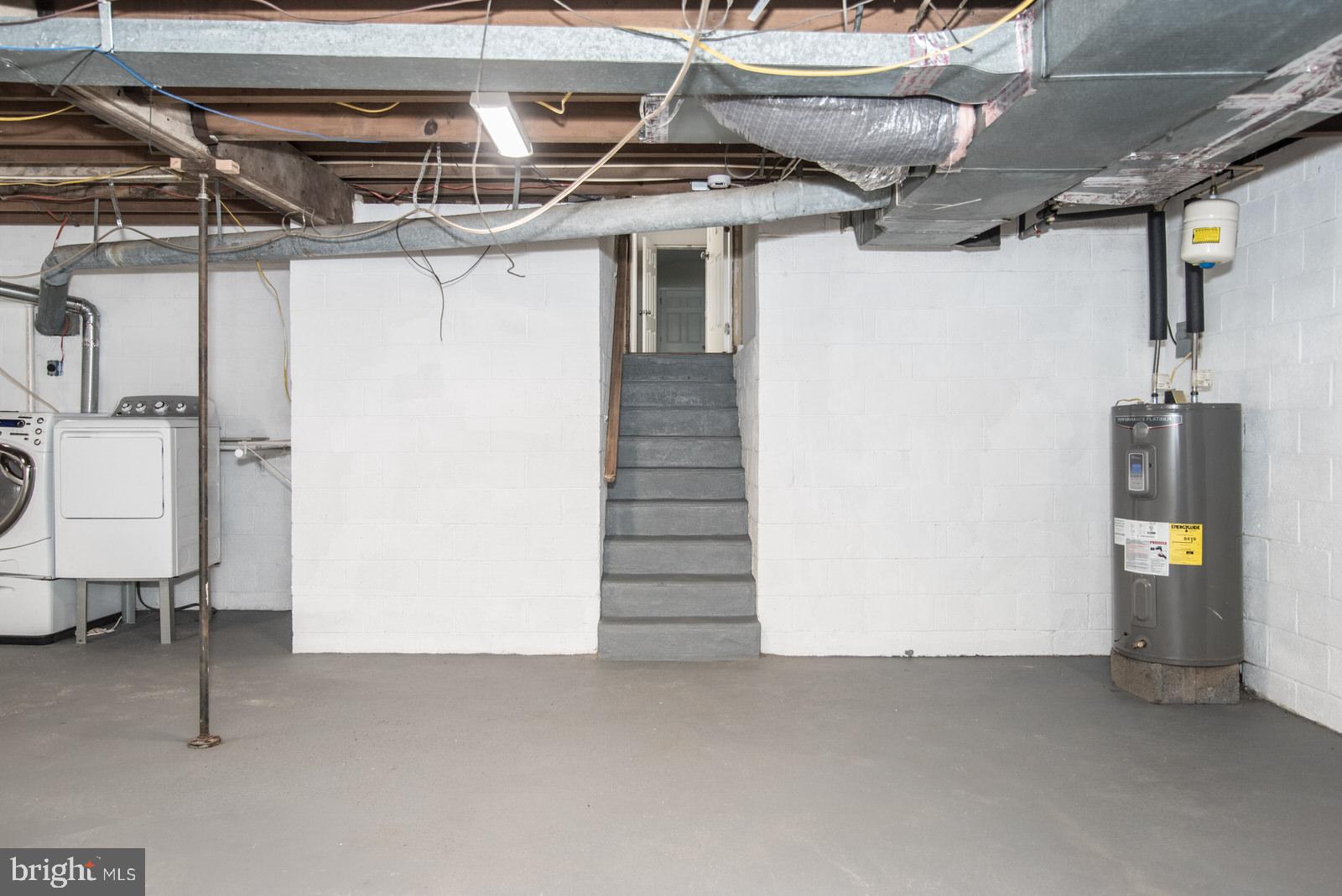 LONDONDERRY WOODS - Residential