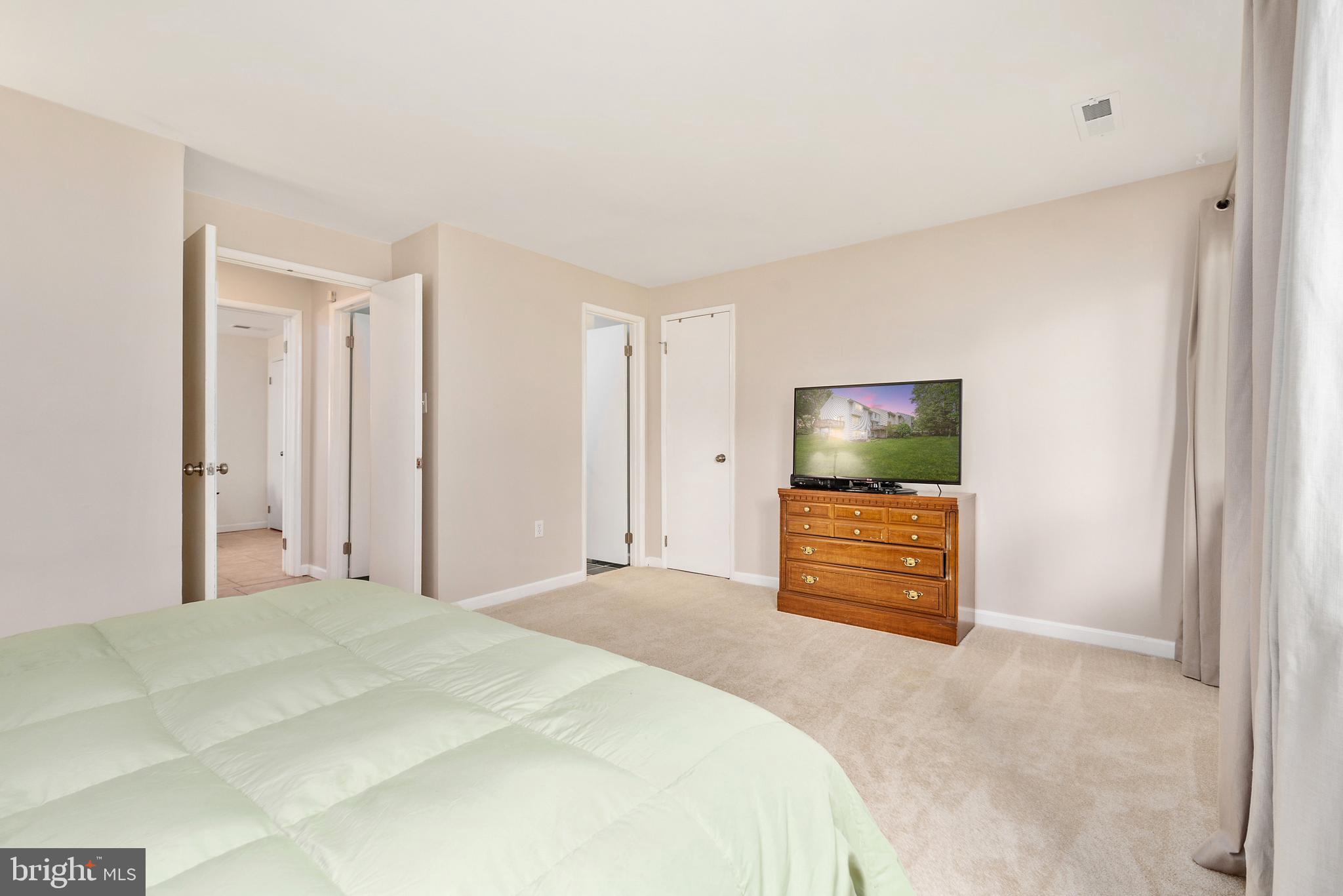 CROFTON MEADOWS - Residential