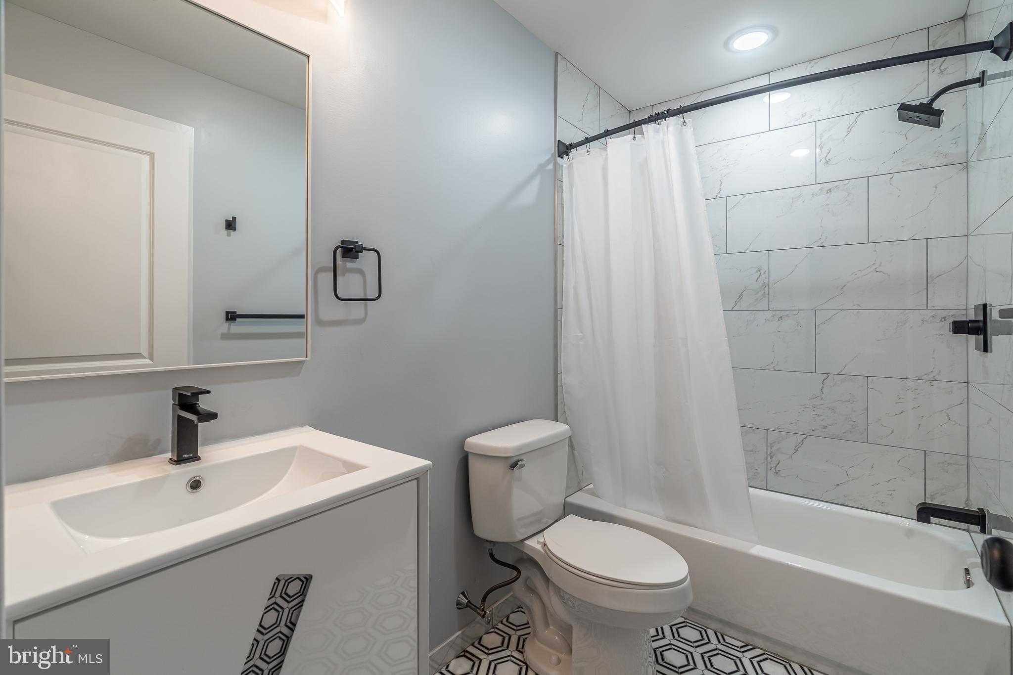 POWELTON VILLAGE - Residential Income