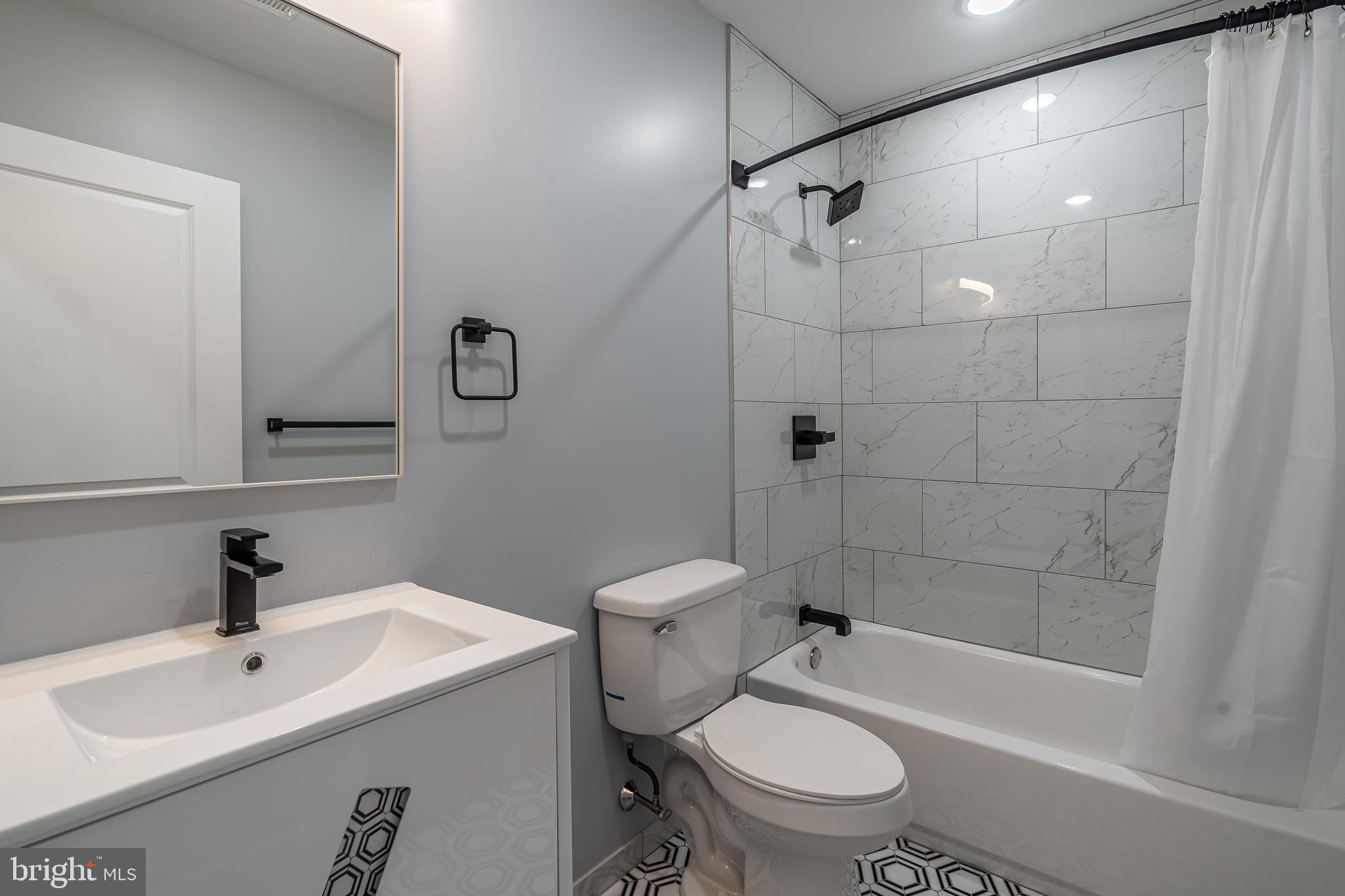 POWELTON VILLAGE - Residential Income