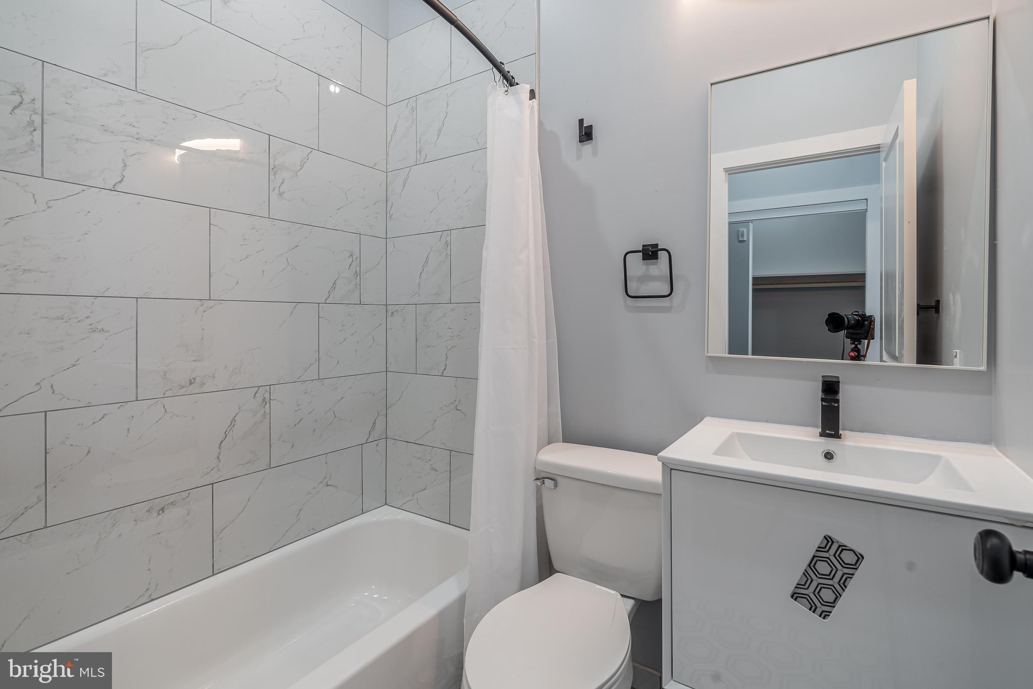 POWELTON VILLAGE - Residential Income