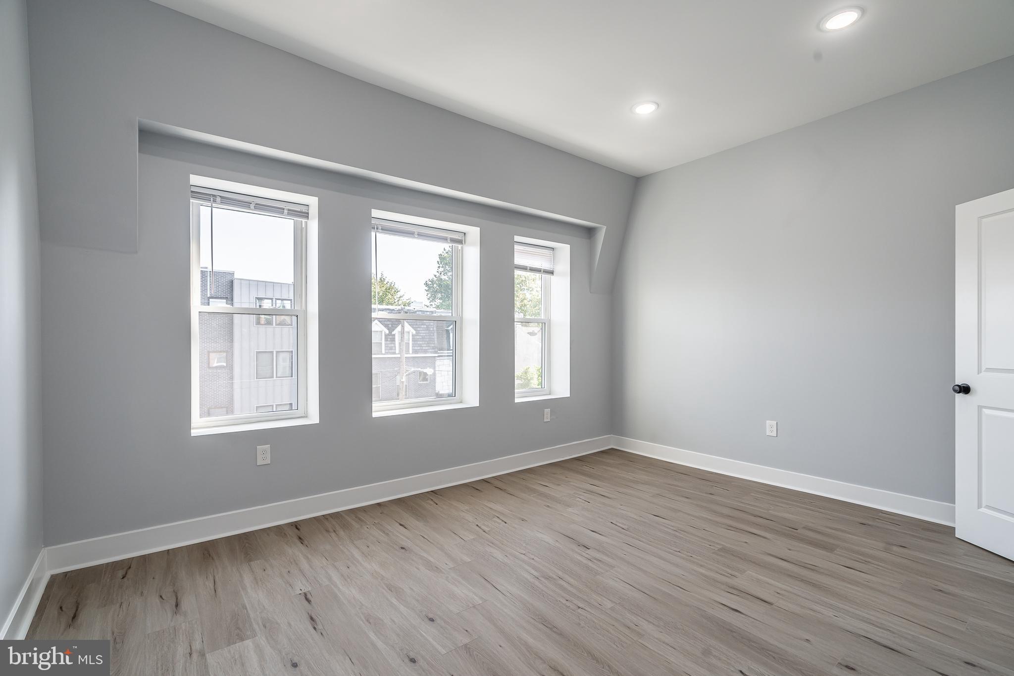 POWELTON VILLAGE - Residential Income