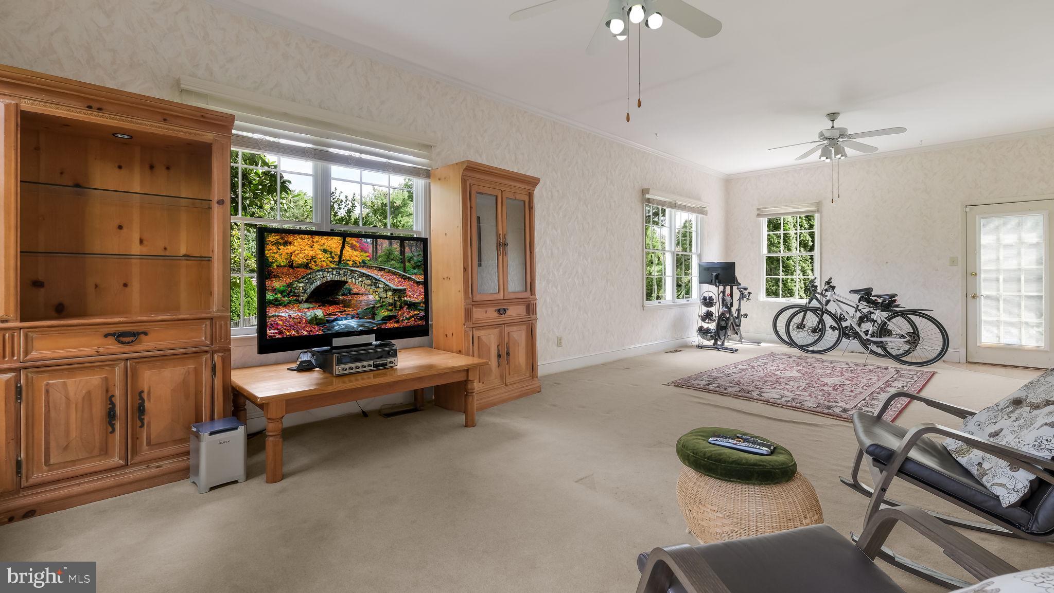 GWYNEDD KNOLL - Residential