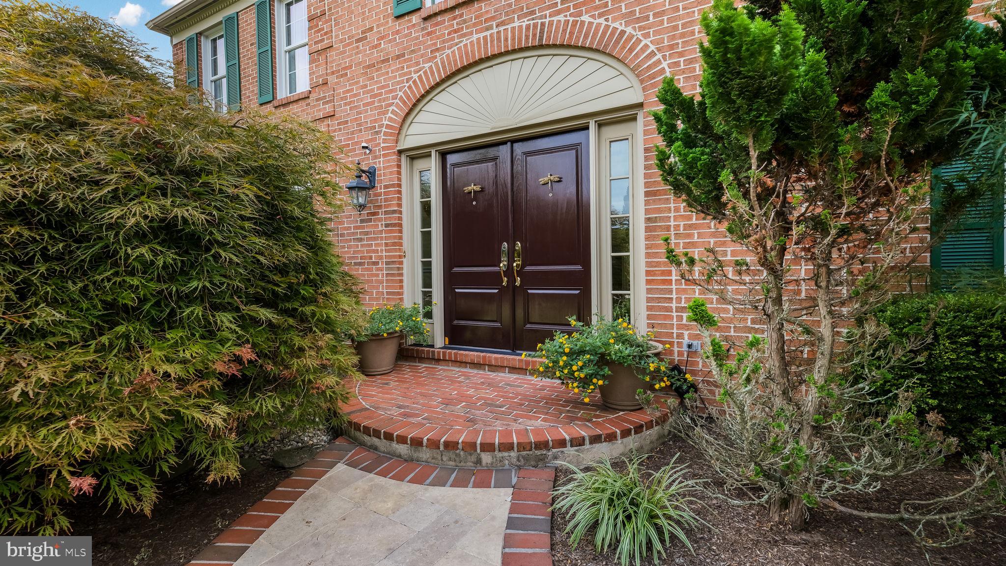 1428 CAMBRIDGE DRIVE
