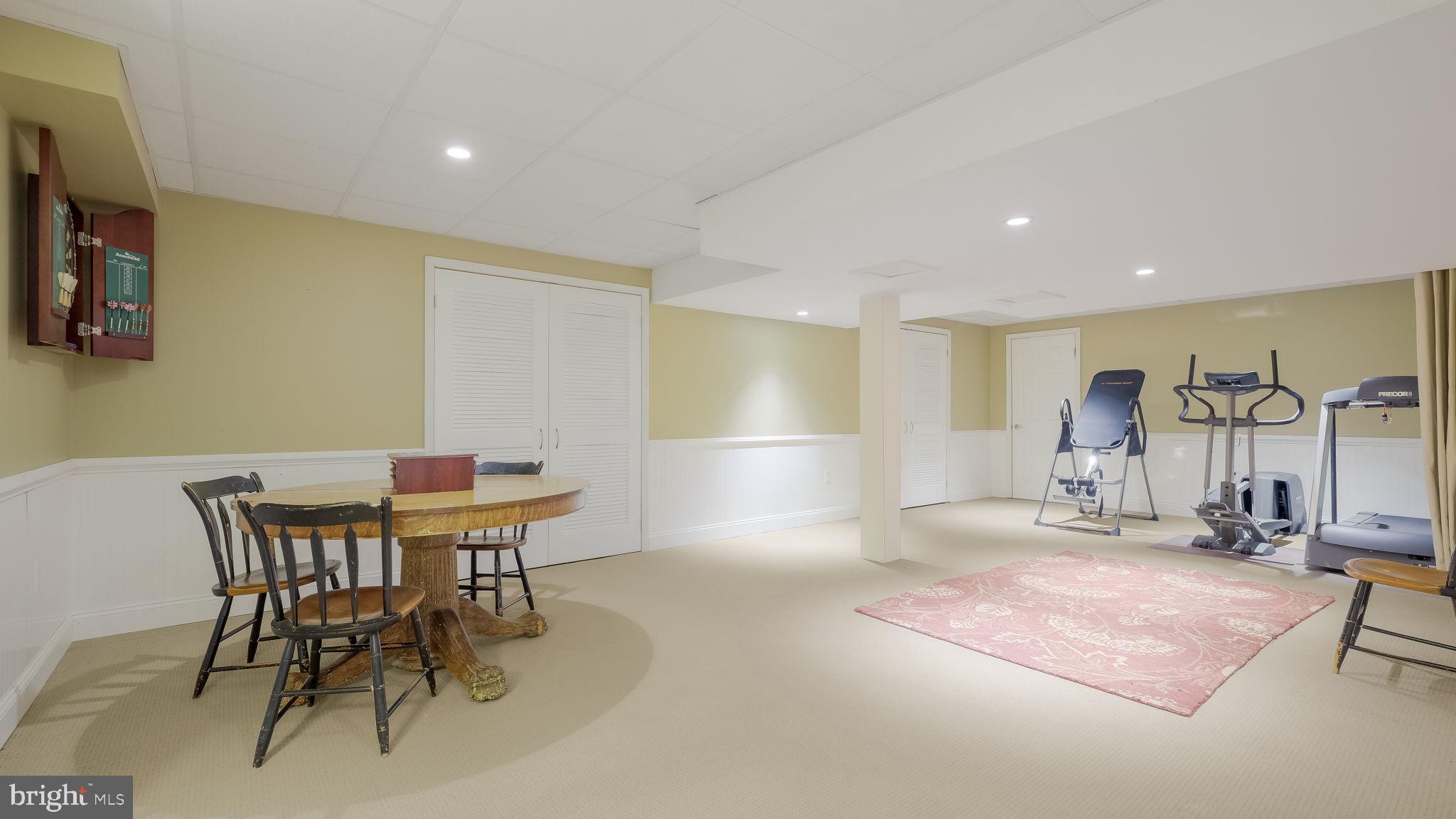 GWYNEDD KNOLL - Residential