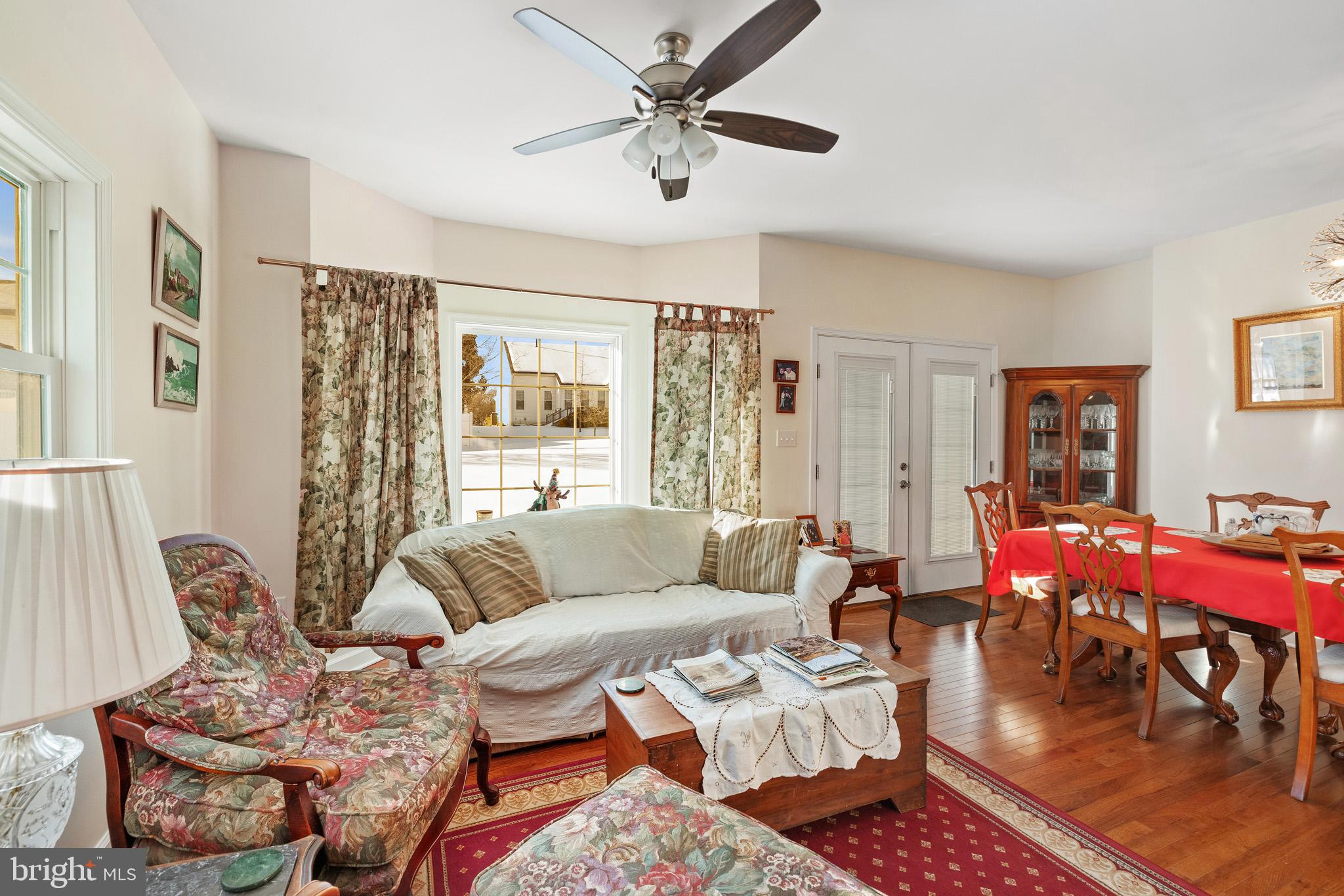 EDINBURG SQUARE - Residential